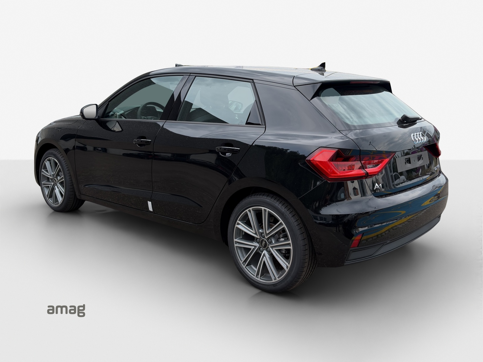 AUDI A1 Sportback 30 TFSI Attraction S-tronic-image-2