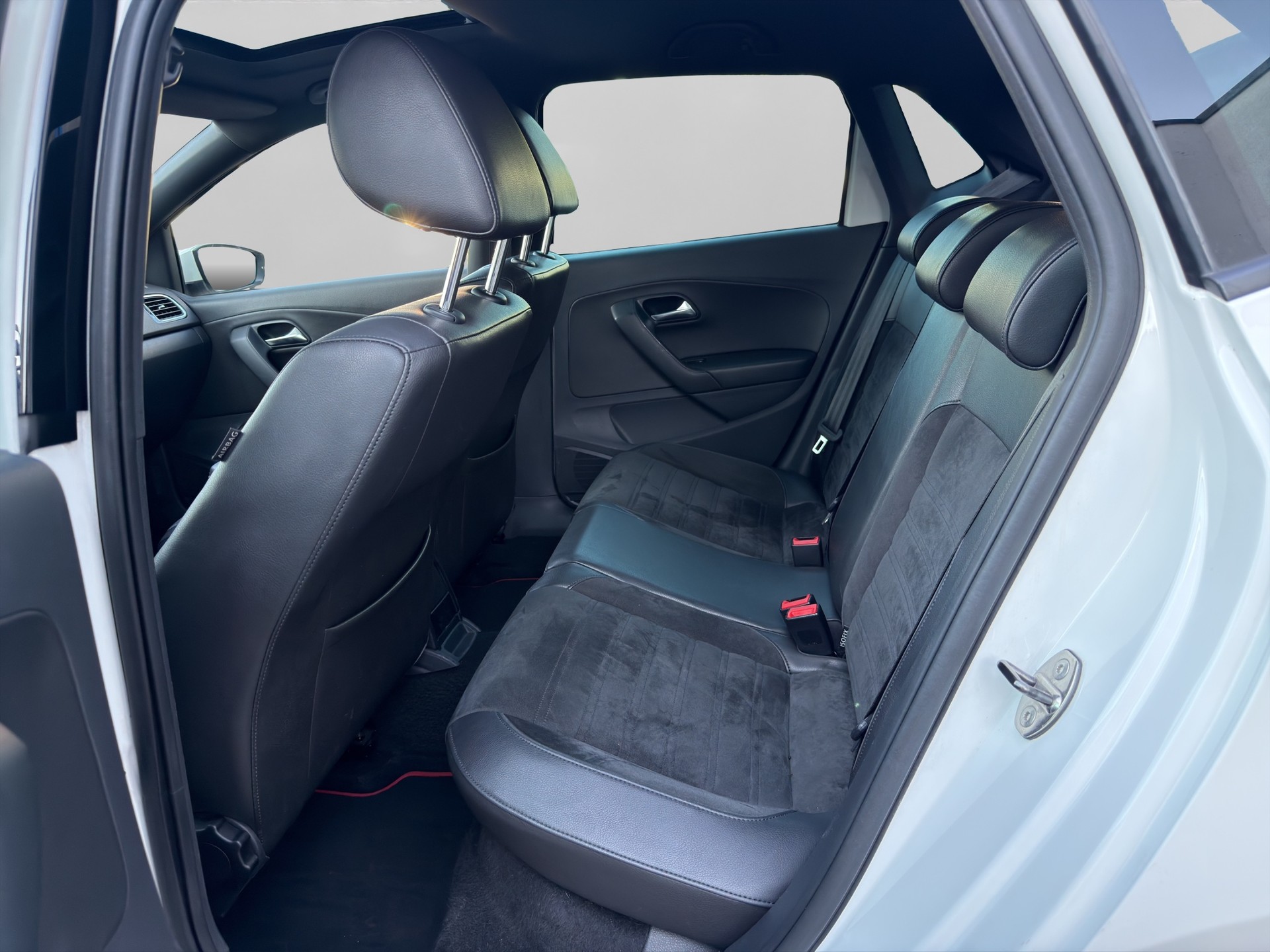 VW Polo 1.4 TSI GTI Carbon Edition DSG-image-11