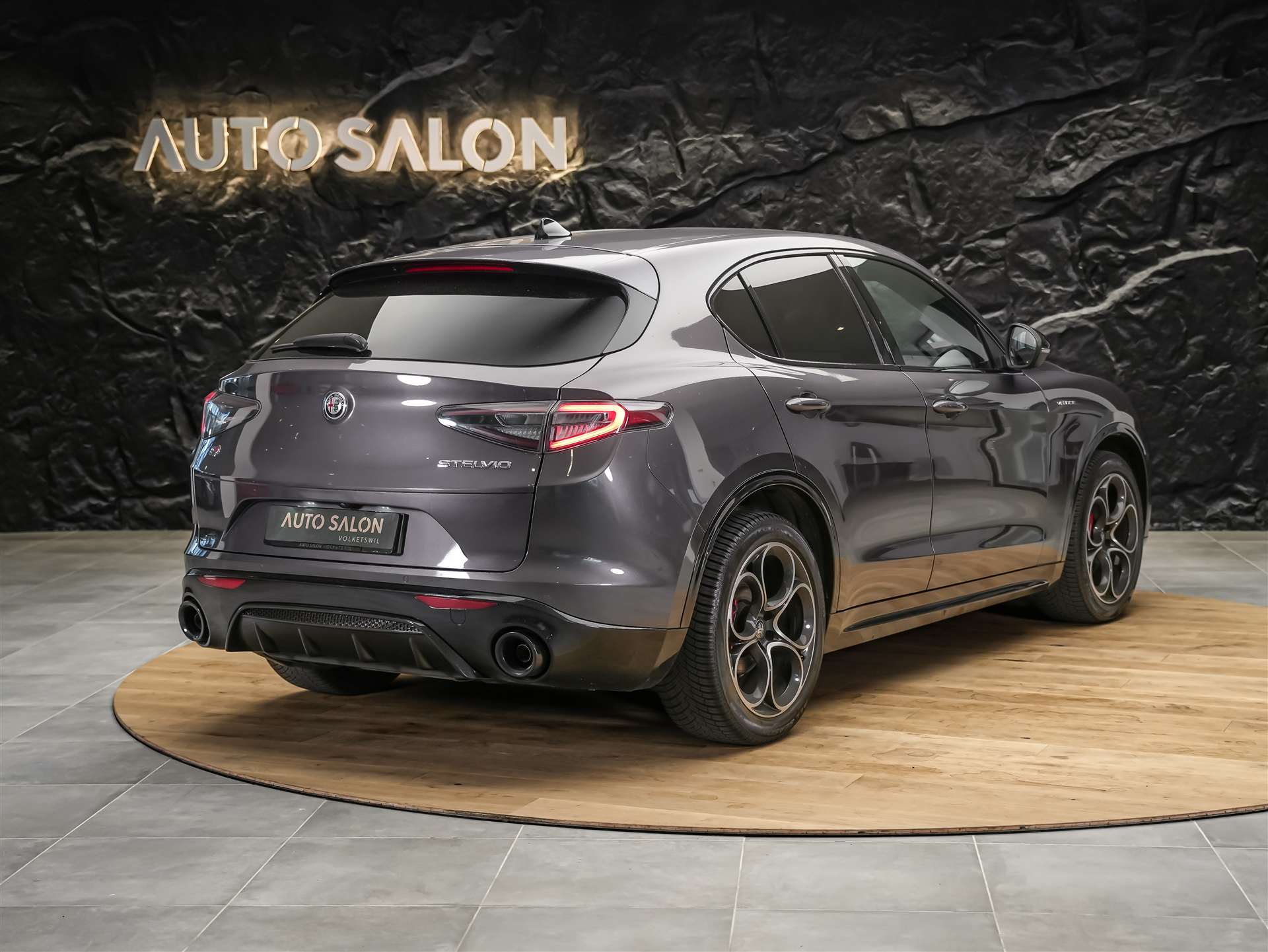 ALFA ROMEO Stelvio 2.2 D Q4 210 Veloce *Abstandsregler*El. Sitze mit Memory*Sitzheizung*-image-4