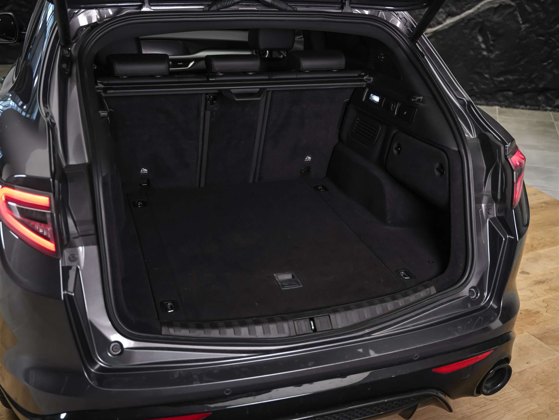 ALFA ROMEO Stelvio 2.2 D Q4 210 Veloce *Abstandsregler*El. Sitze mit Memory*Sitzheizung*-image-38