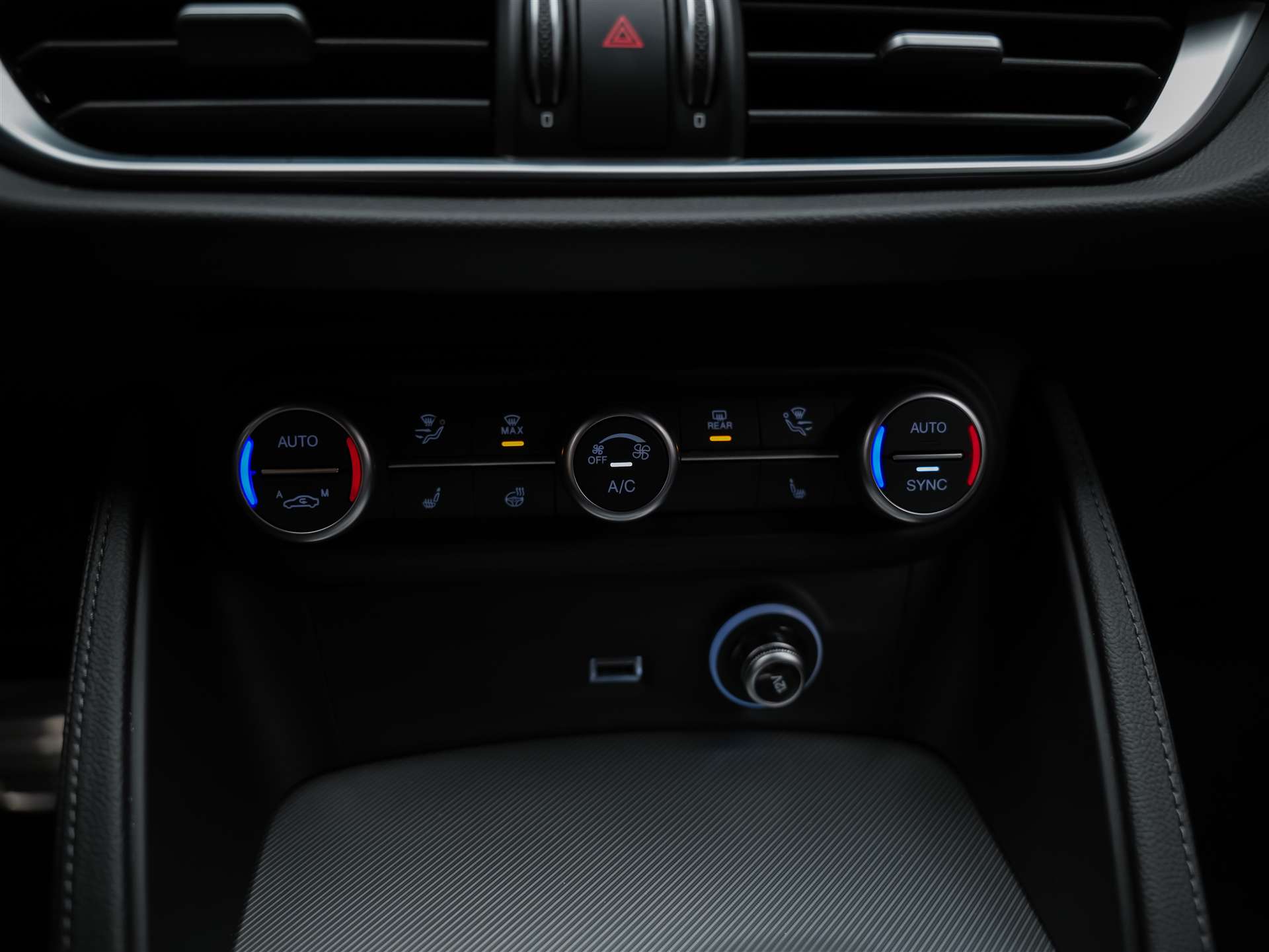 ALFA ROMEO Stelvio 2.2 D Q4 210 Veloce *Abstandsregler*El. Sitze mit Memory*Sitzheizung*-image-22