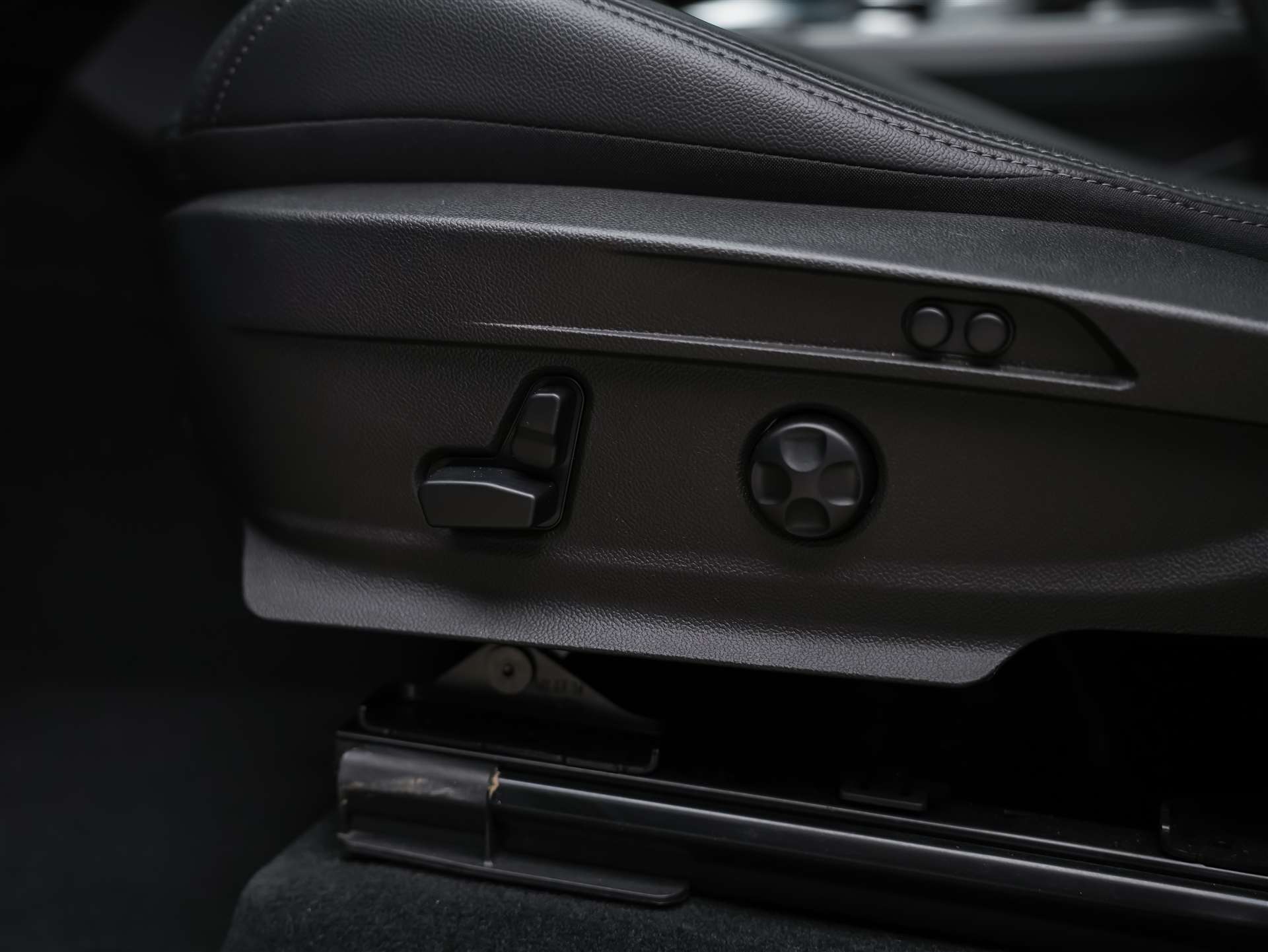 ALFA ROMEO Stelvio 2.2 D Q4 210 Veloce *Abstandsregler*El. Sitze mit Memory*Sitzheizung*-image-26