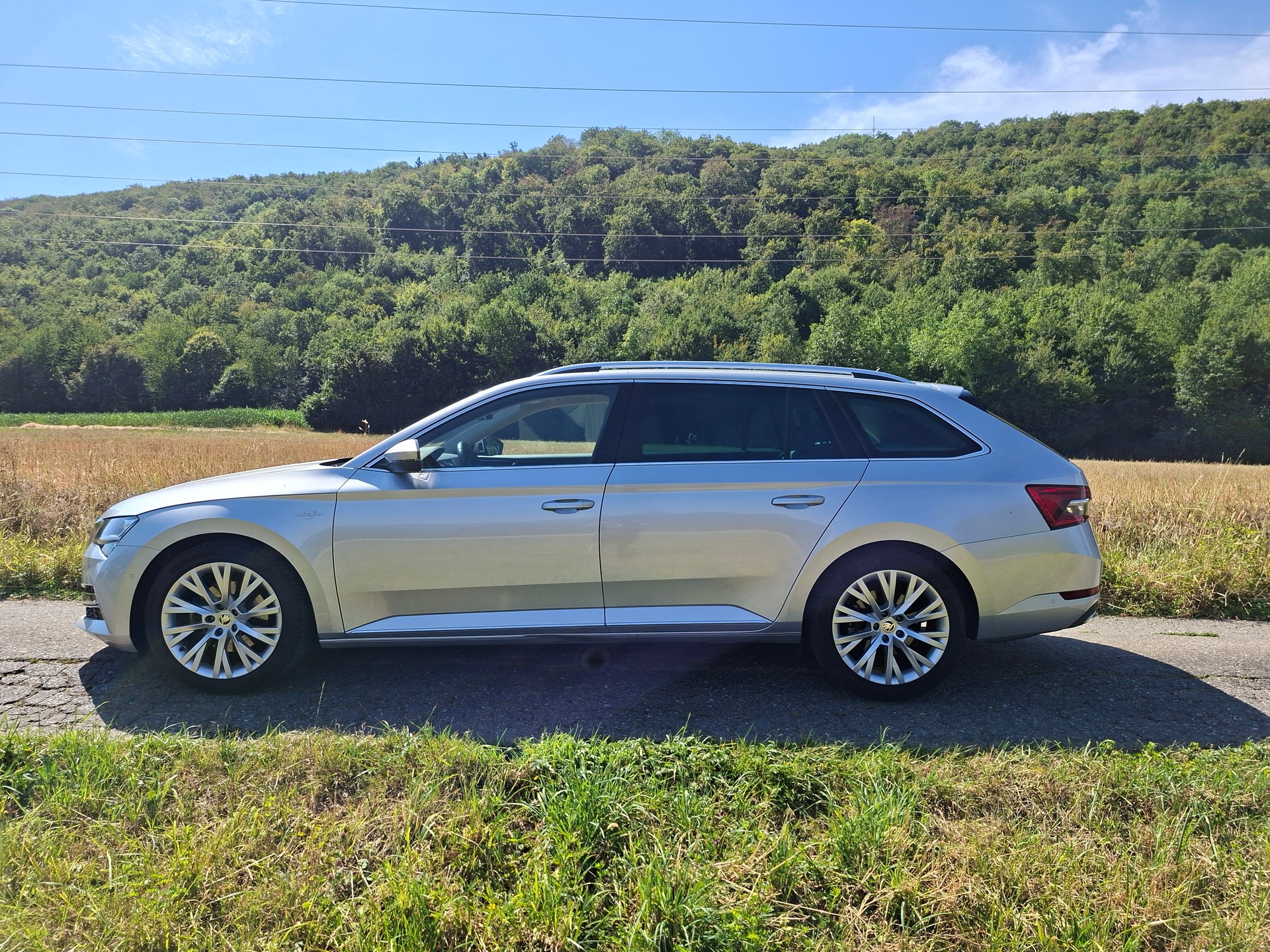 SKODA Superb Combi 2.0 TDi L&K 4x4 DSG-image-1