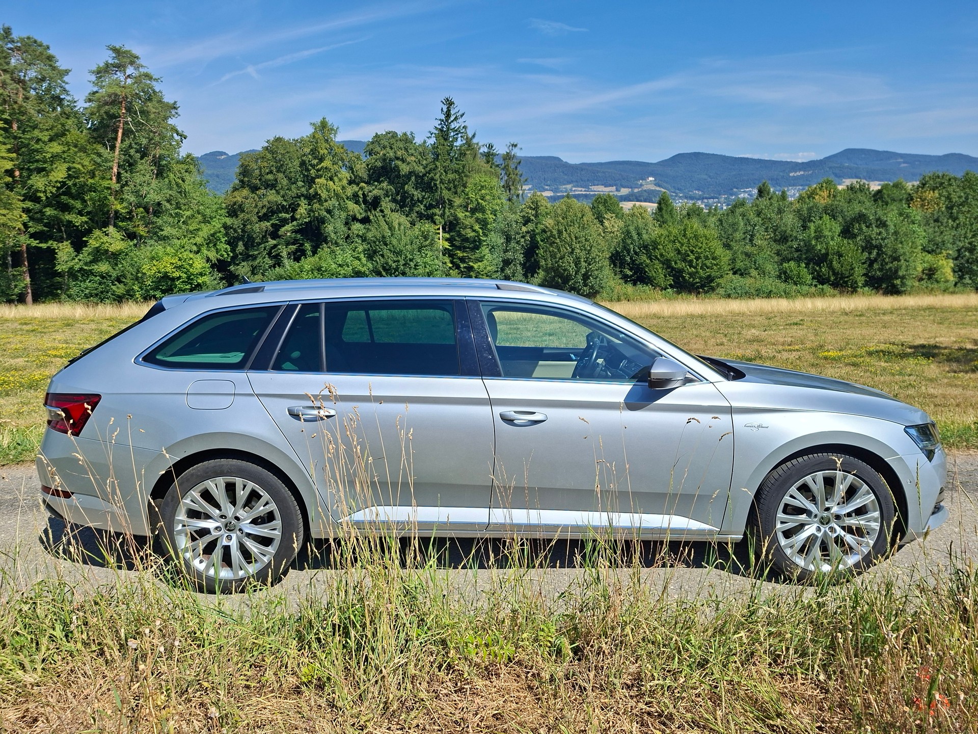 SKODA Superb Combi 2.0 TDi L&K 4x4 DSG-image-4