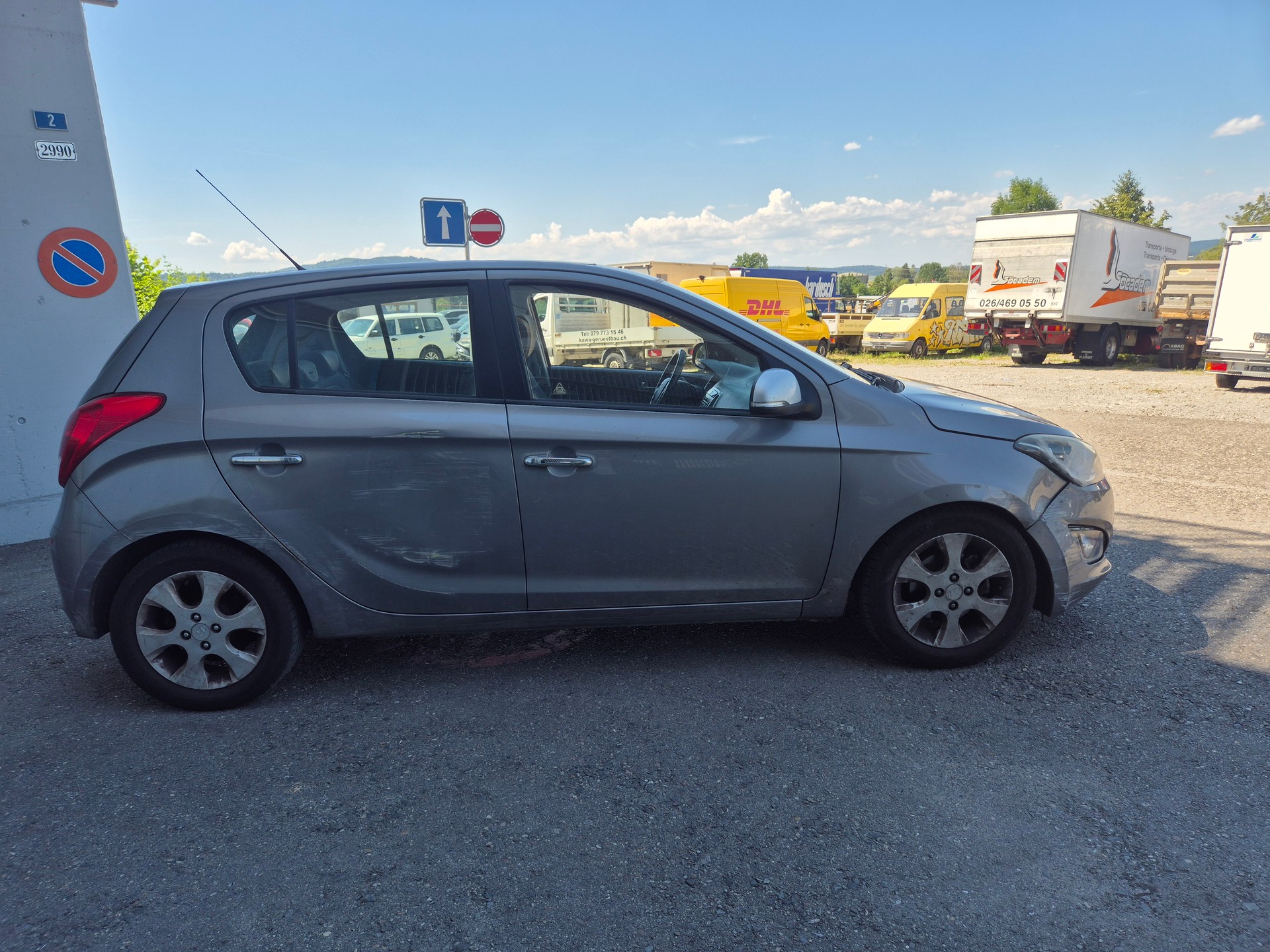 HYUNDAI i20 1.4 Premium-image-3