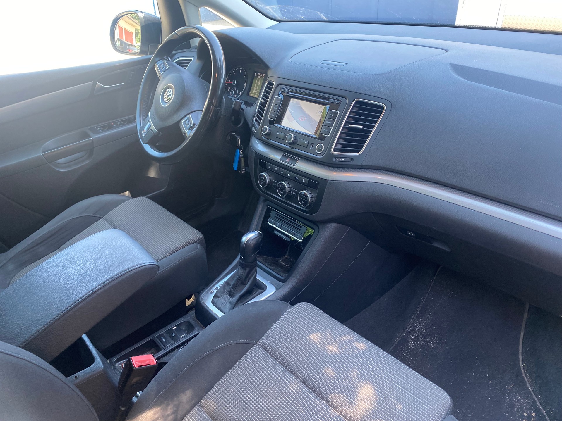 VW SHARAN-image-3