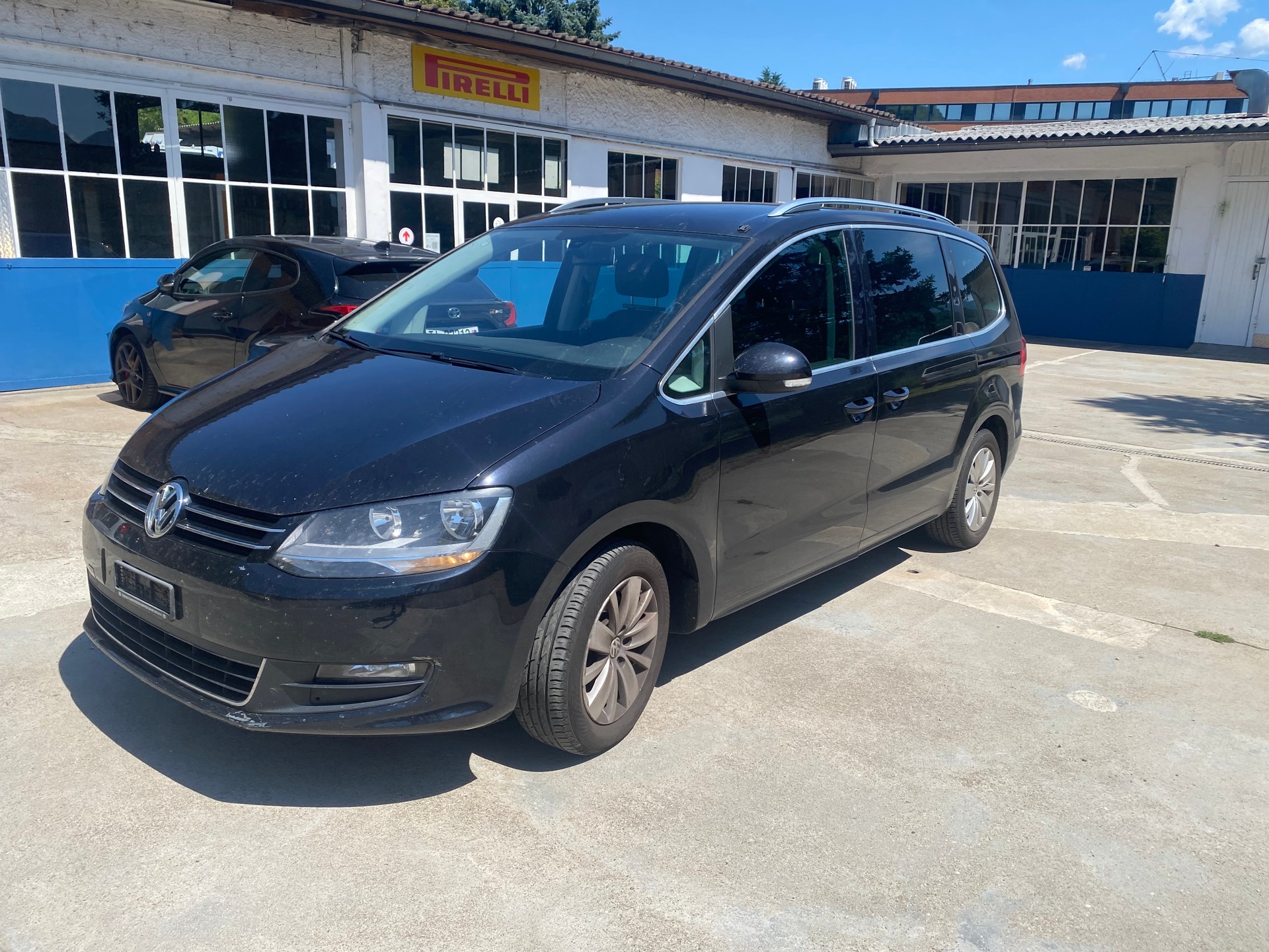 VW SHARAN-image-5