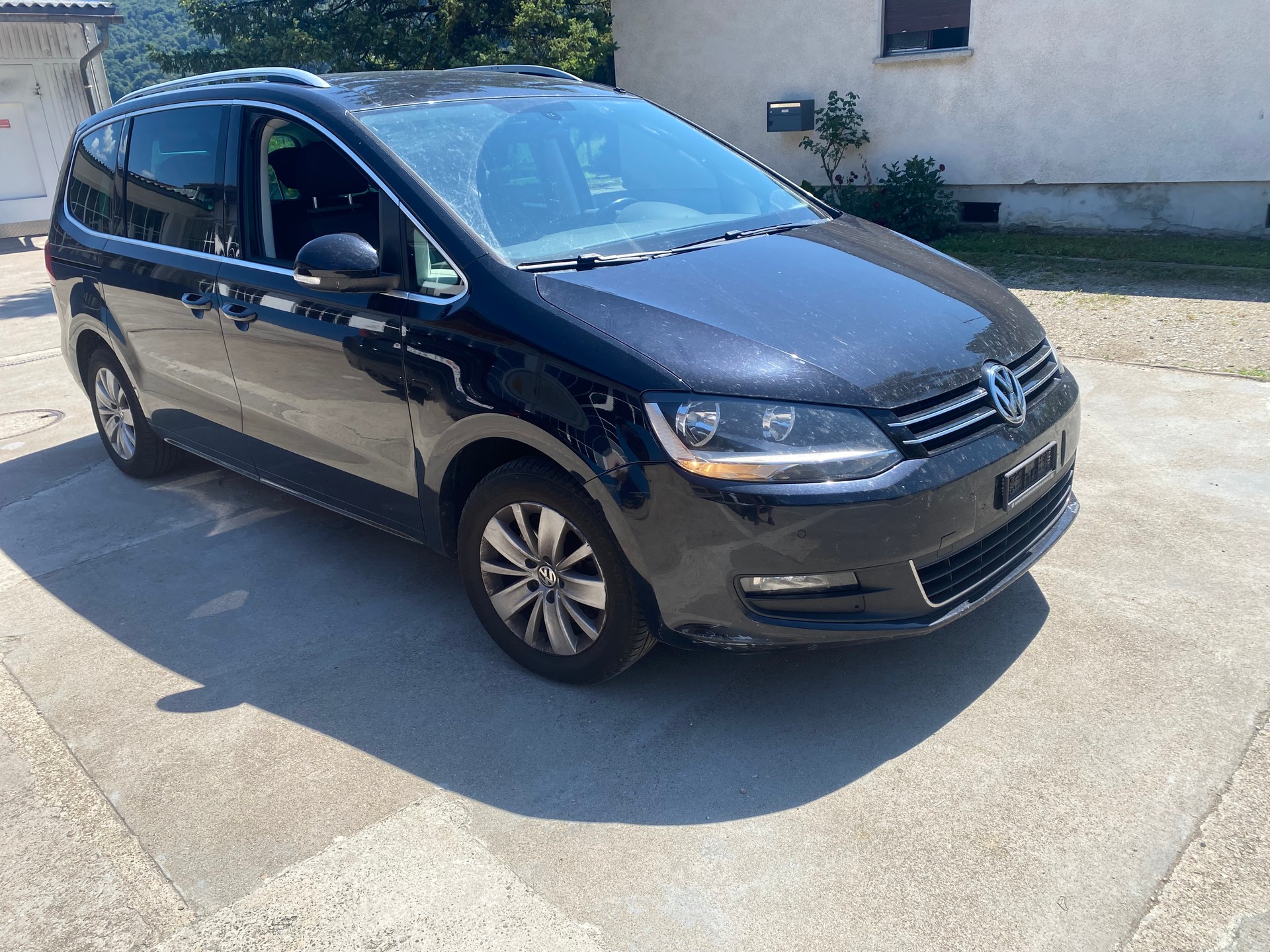 VW SHARAN