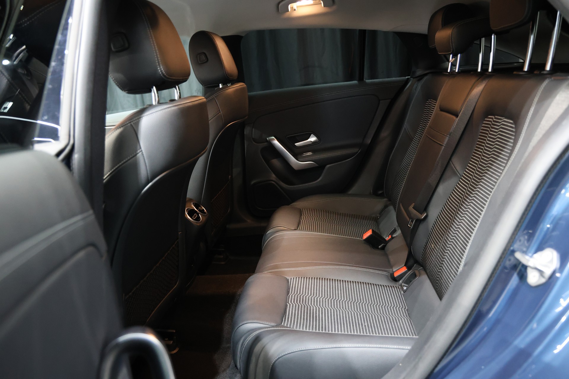 MERCEDES-BENZ CLA Shooting Brake 200 Progressive 7G-DCT-image-4