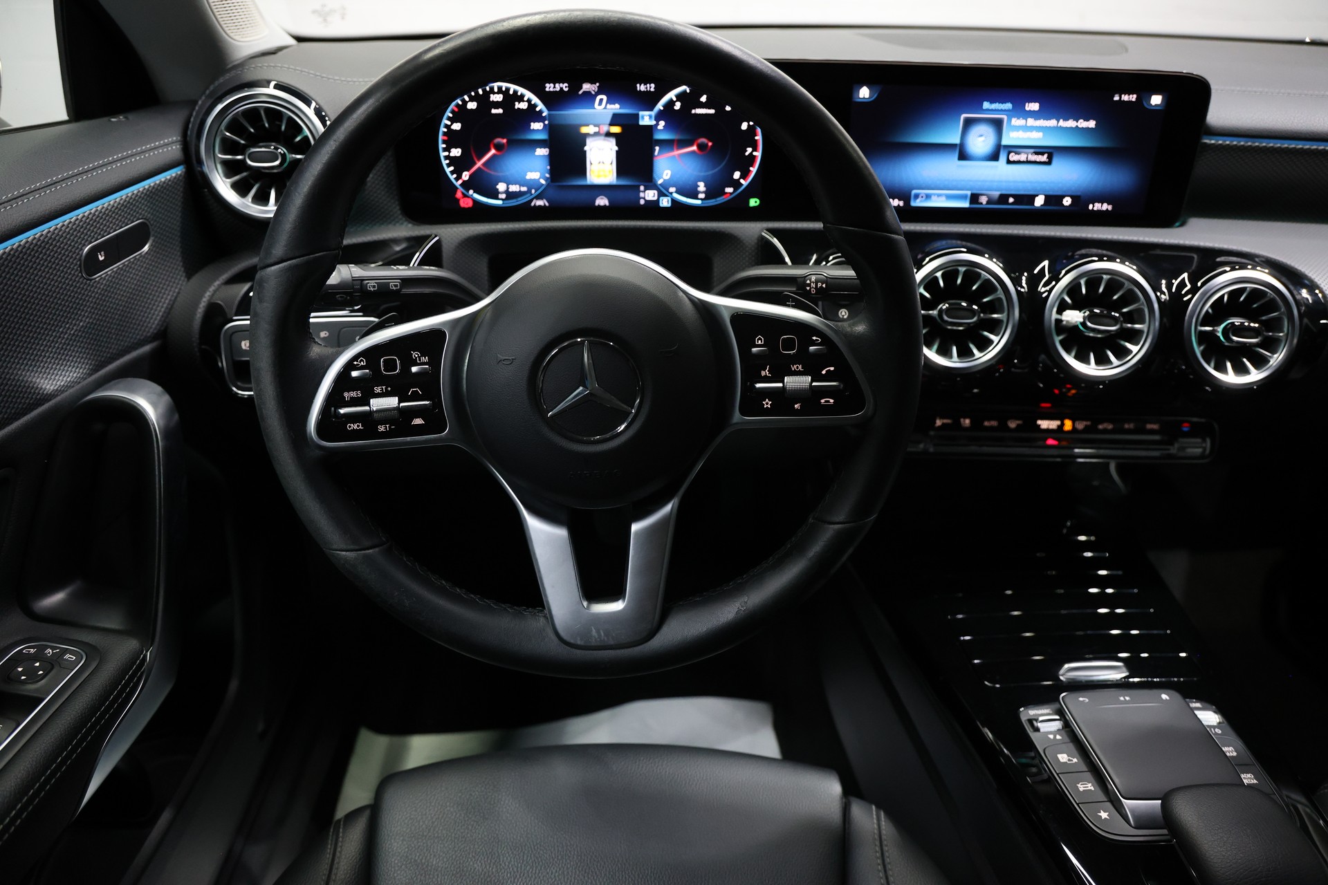 MERCEDES-BENZ CLA Shooting Brake 200 Progressive 7G-DCT-image-19