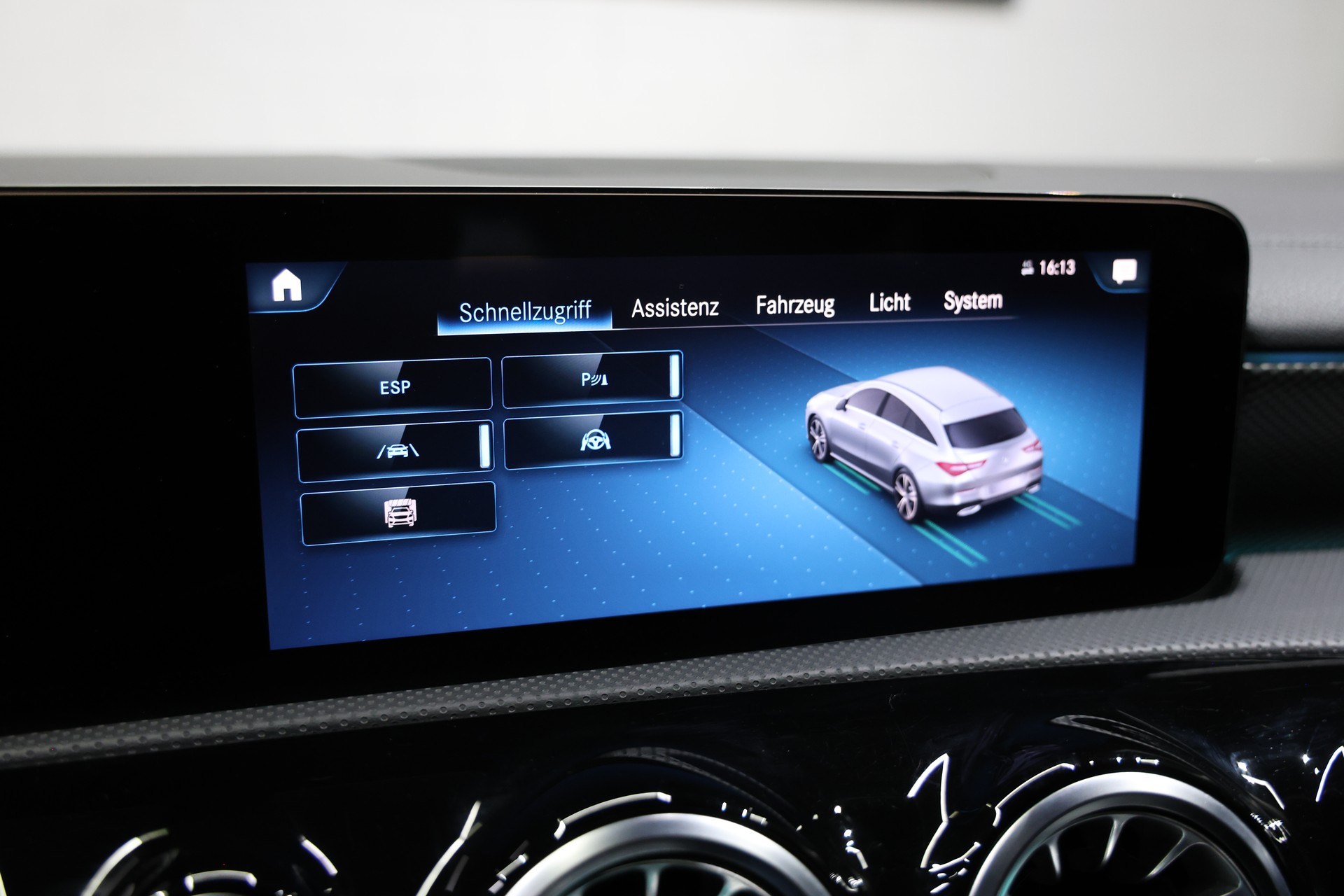 MERCEDES-BENZ CLA Shooting Brake 200 Progressive 7G-DCT-image-23