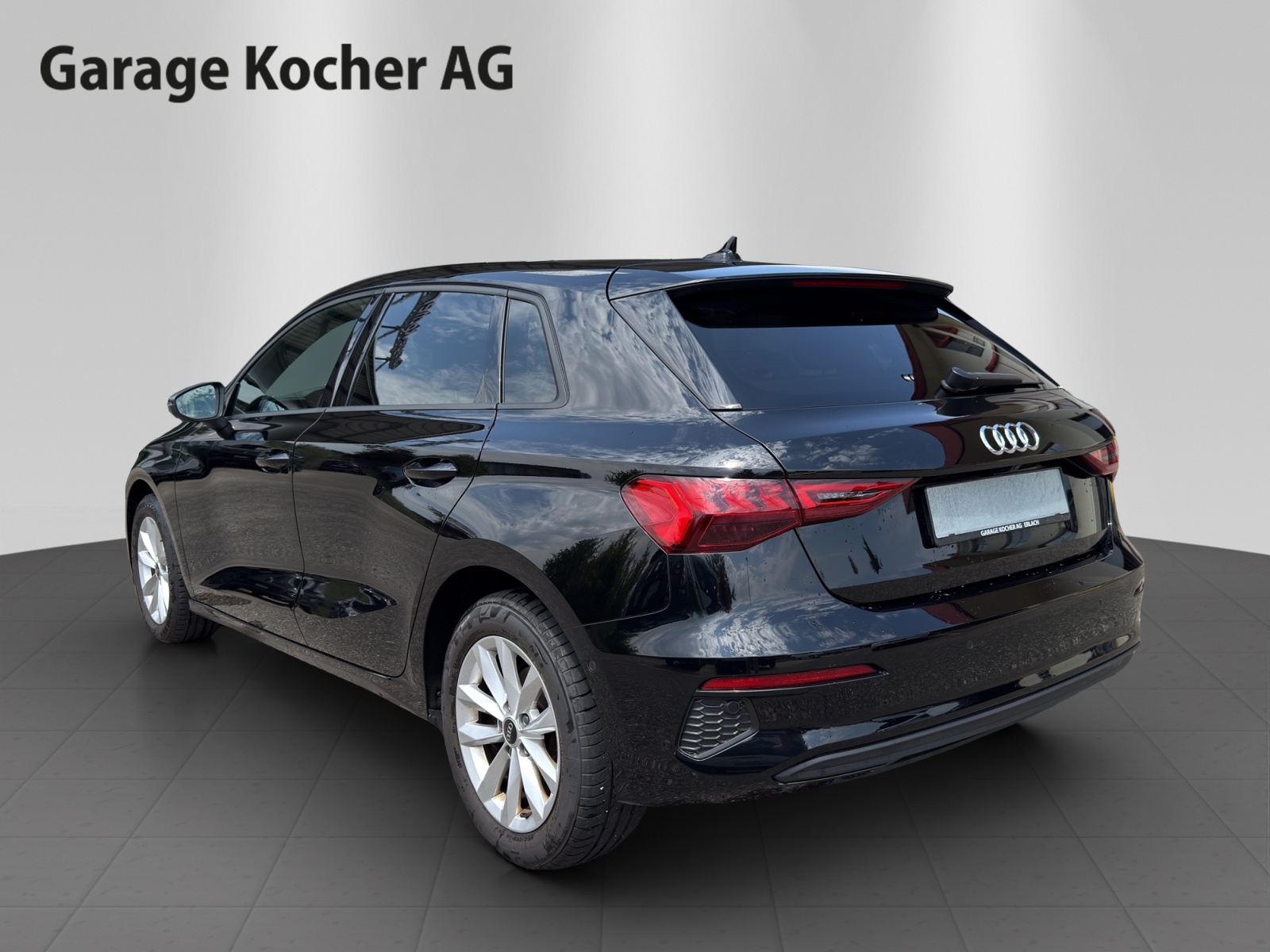 AUDI A3 Sportback 35 TFSI Attraction S-tronic-image-4