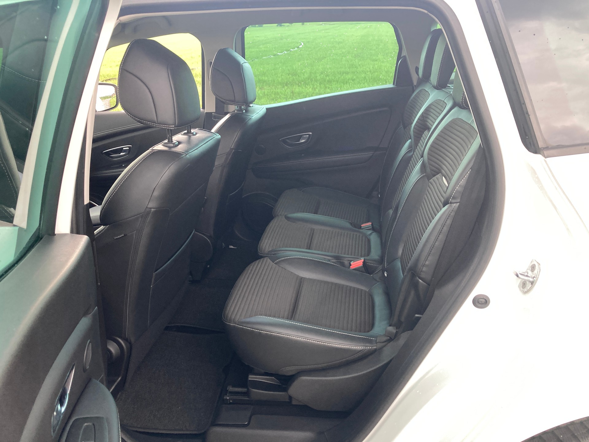 RENAULT Grand Scénic 1.5 dCi Intens EDC-image-6