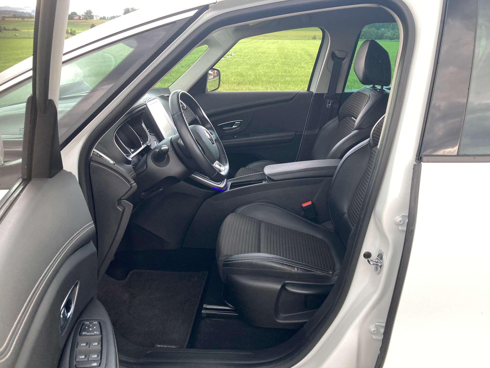 RENAULT Grand Scénic 1.5 dCi Intens EDC-image-7