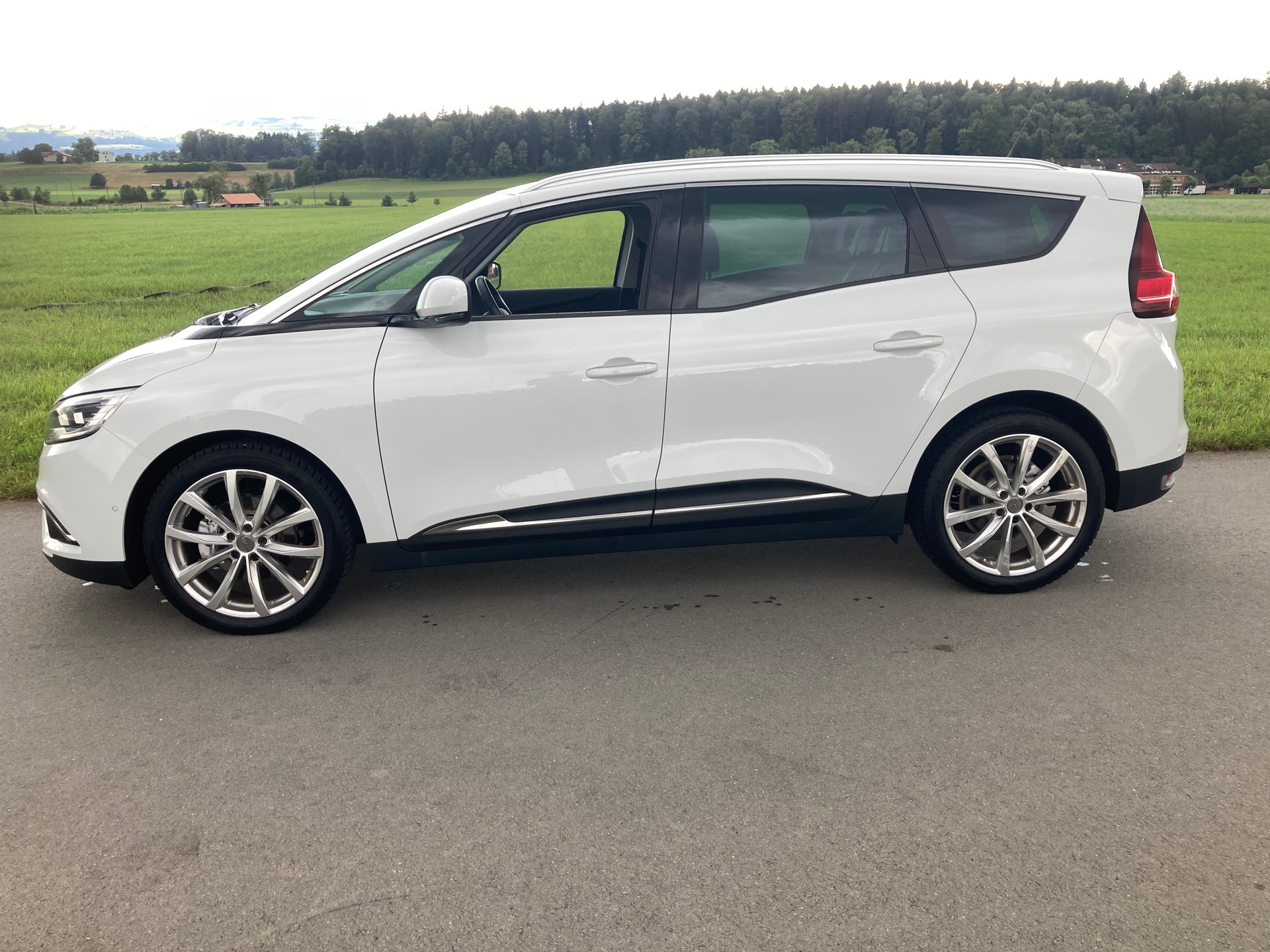 RENAULT Grand Scénic 1.5 dCi Intens EDC-image-4