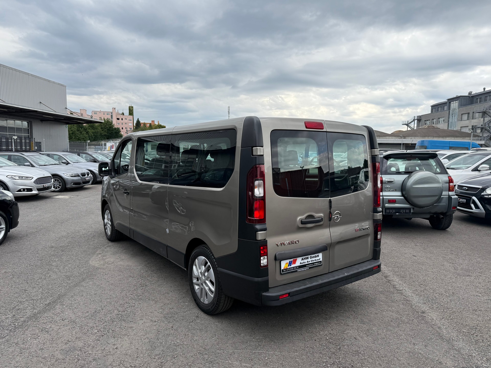 OPEL Vivaro 1.6 BiTurbo CDTI ecoFLEX 2.9t L2H1 / AB MFK 14.01.2026 / Klimaanlage / 9 Plätzer-image-5