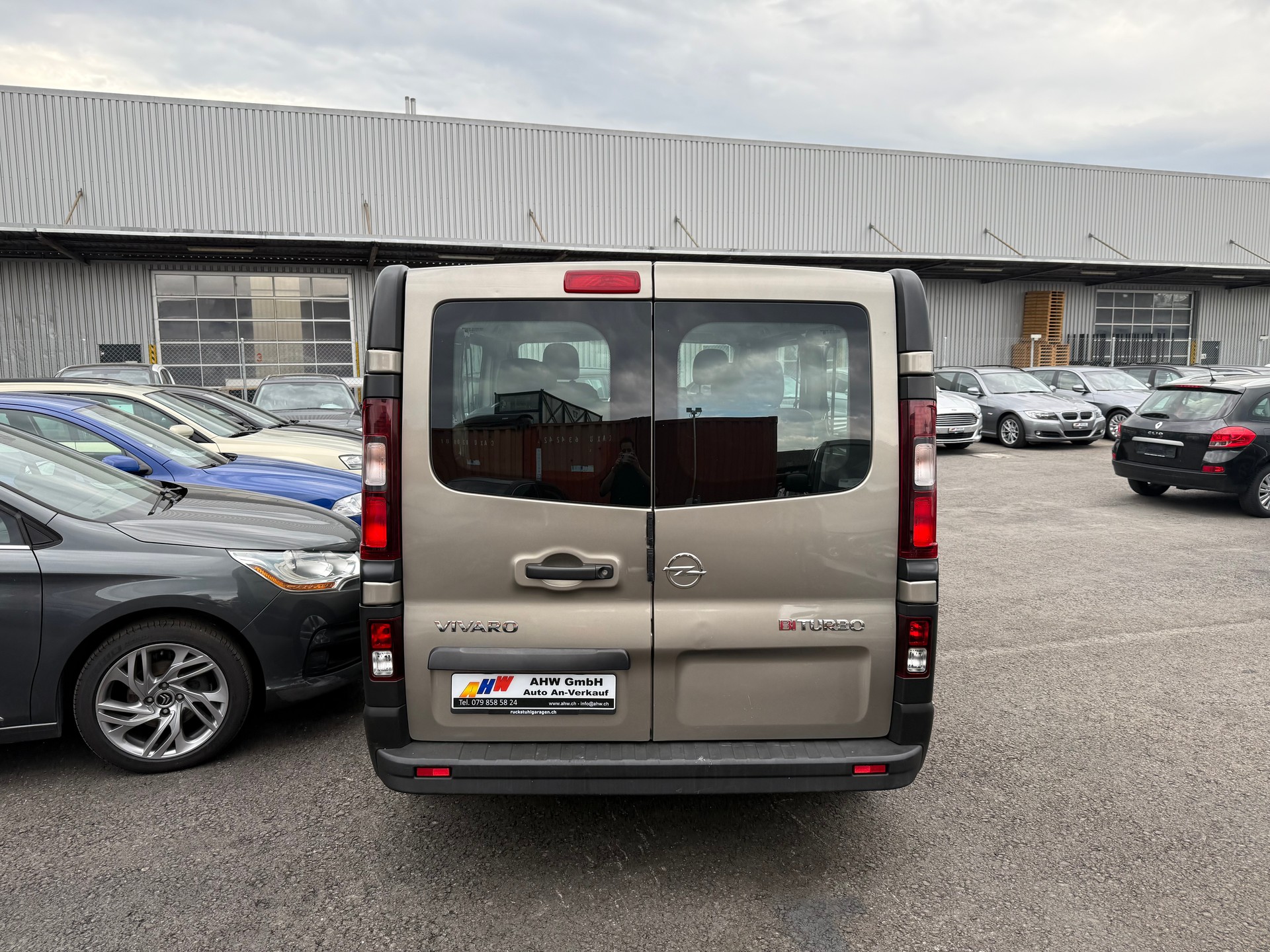 OPEL Vivaro 1.6 BiTurbo CDTI ecoFLEX 2.9t L2H1 / AB MFK 14.01.2026 / Klimaanlage / 9 Plätzer-image-4
