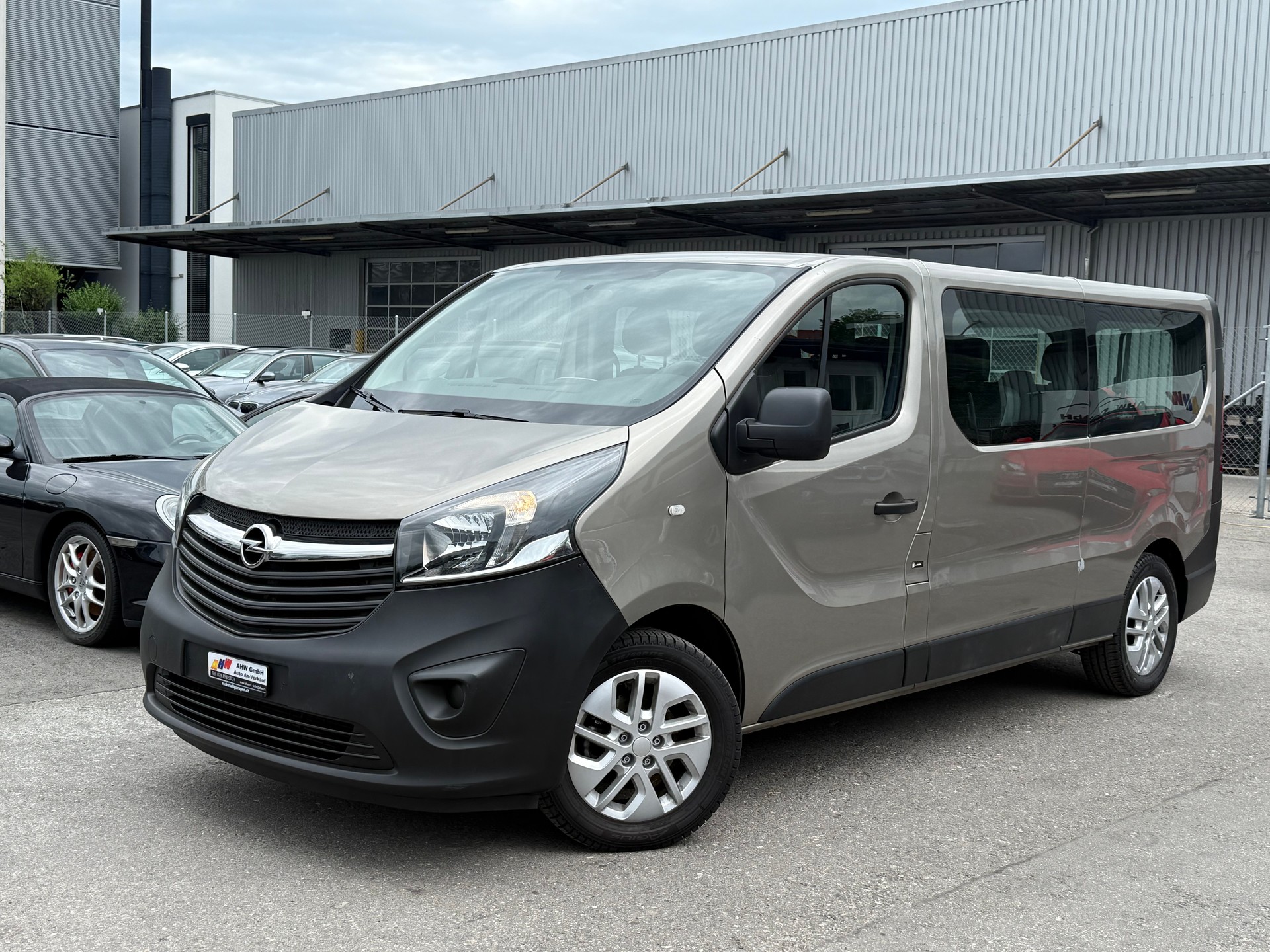 OPEL Vivaro 1.6 BiTurbo CDTI ecoFLEX 2.9t L2H1 / AB MFK 14.01.2026 / Klimaanlage / 9 Plätzer-image-0