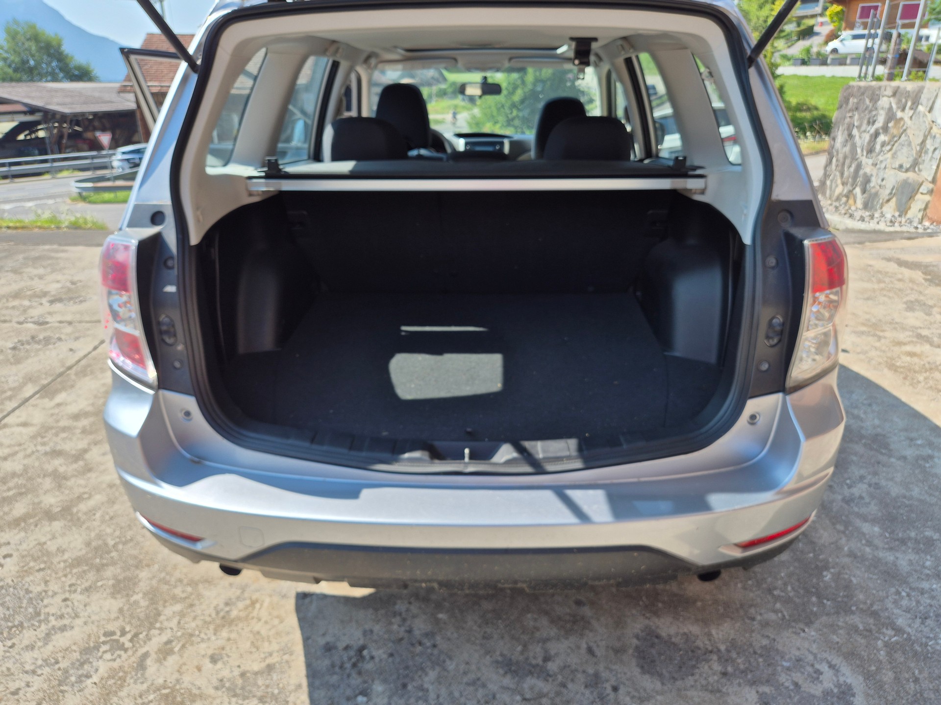 SUBARU Forester 2.0X Advantage-image-11