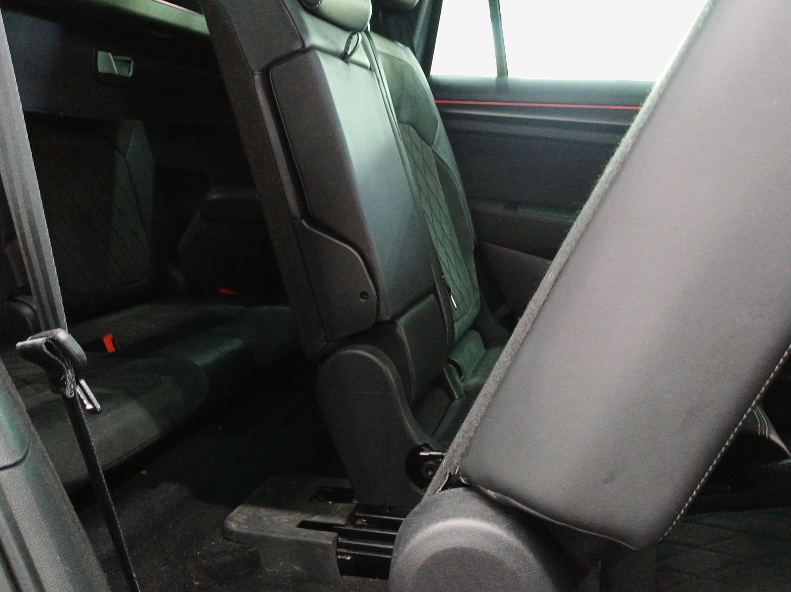 SKODA Kodiaq 2.0 TSI 4x4 SportLine-image-14