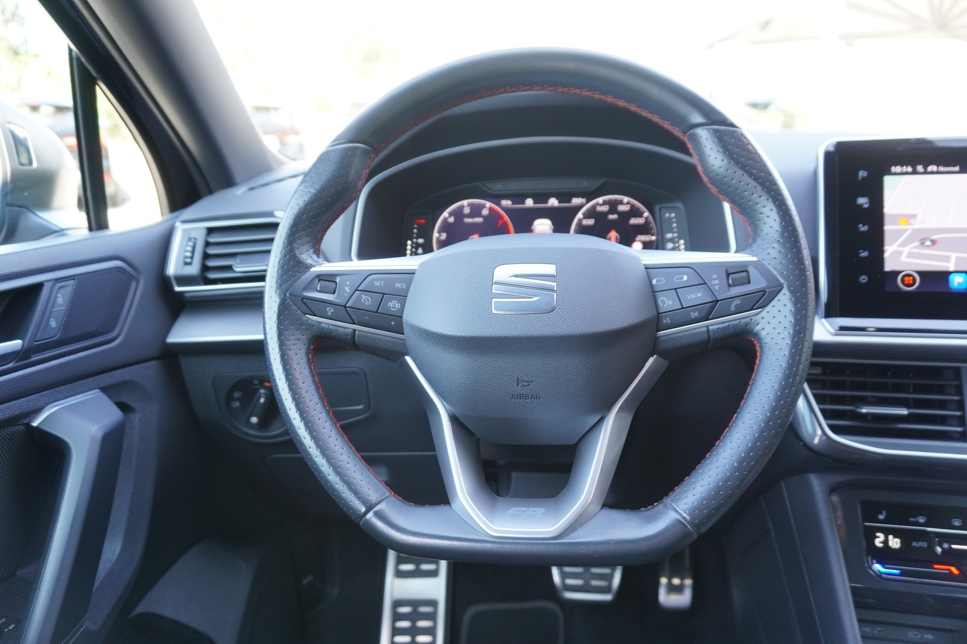 SEAT Tarraco 2.0TSI FR 4Drive DSG 7-PLÄTZER!!!-image-16