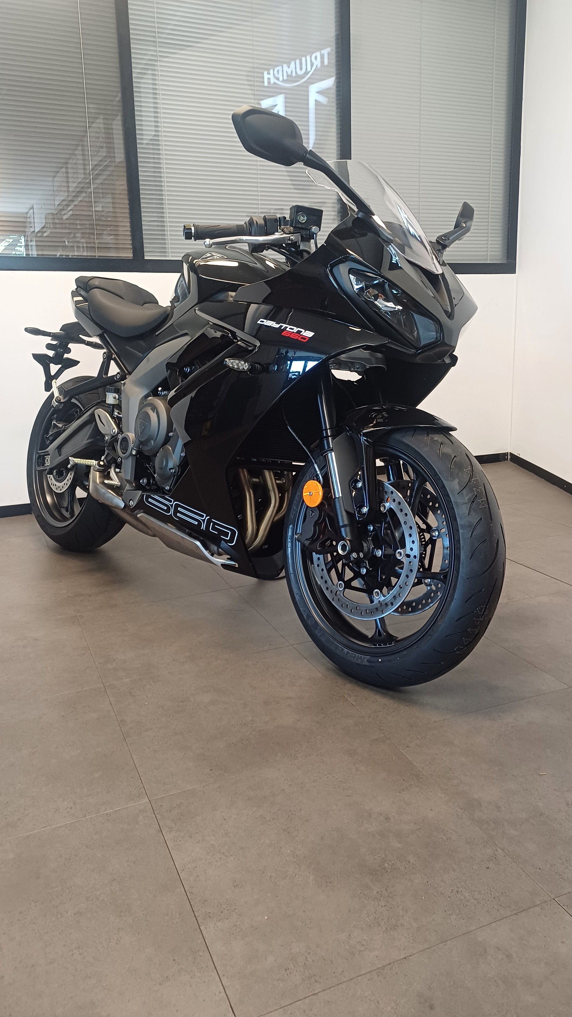 TRIUMPH Triumph Daytona 660 (Offre Leasing 0% + Avantage client permis A2)-image-2