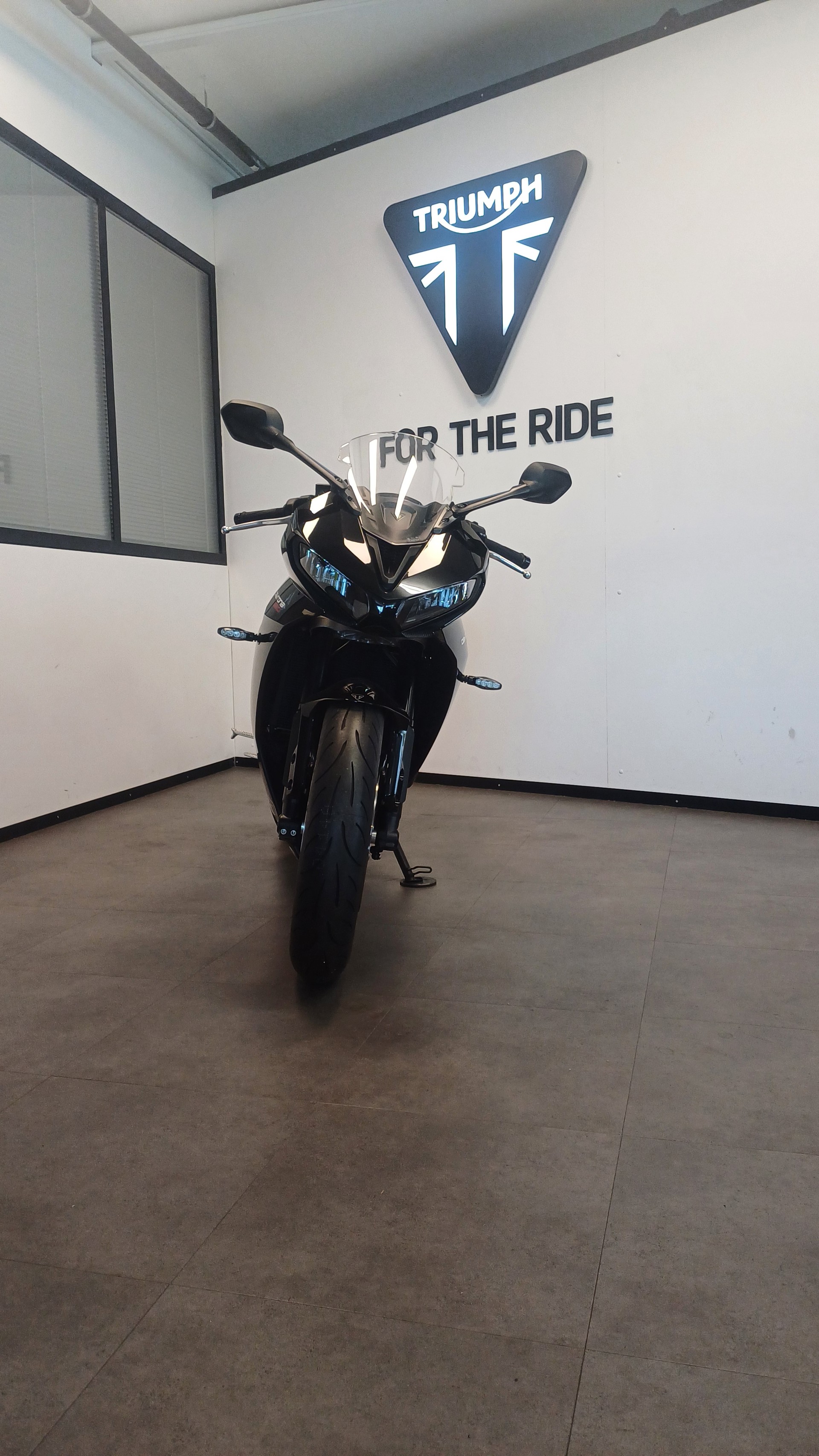 TRIUMPH Triumph Daytona 660 (Offre Leasing 0% + Avantage client permis A2)-image-5