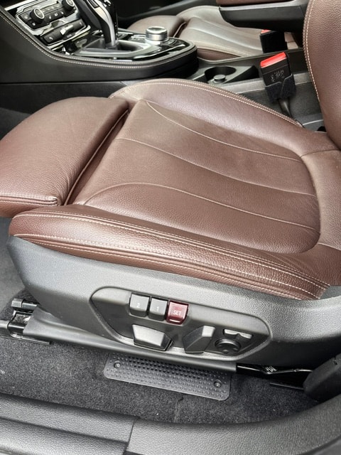 BMW 225i xDrive Active Tourer Steptronic Luxury Line-image-9