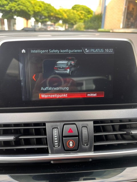 BMW 225i xDrive Active Tourer Steptronic Luxury Line-image-21