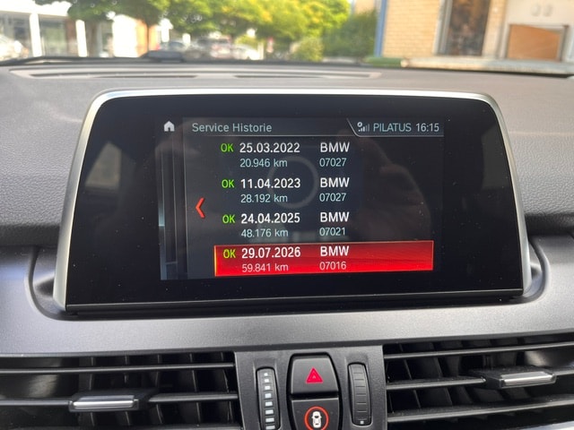 BMW 225i xDrive Active Tourer Steptronic Luxury Line-image-19