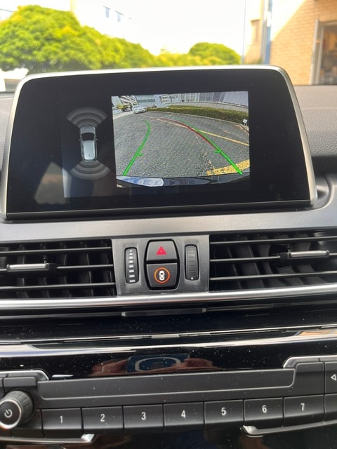 BMW 225i xDrive Active Tourer Steptronic Luxury Line-image-18