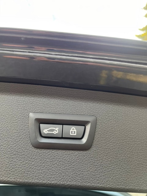 BMW 225i xDrive Active Tourer Steptronic Luxury Line-image-13