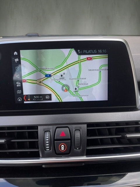 BMW 225i xDrive Active Tourer Steptronic Luxury Line-image-17