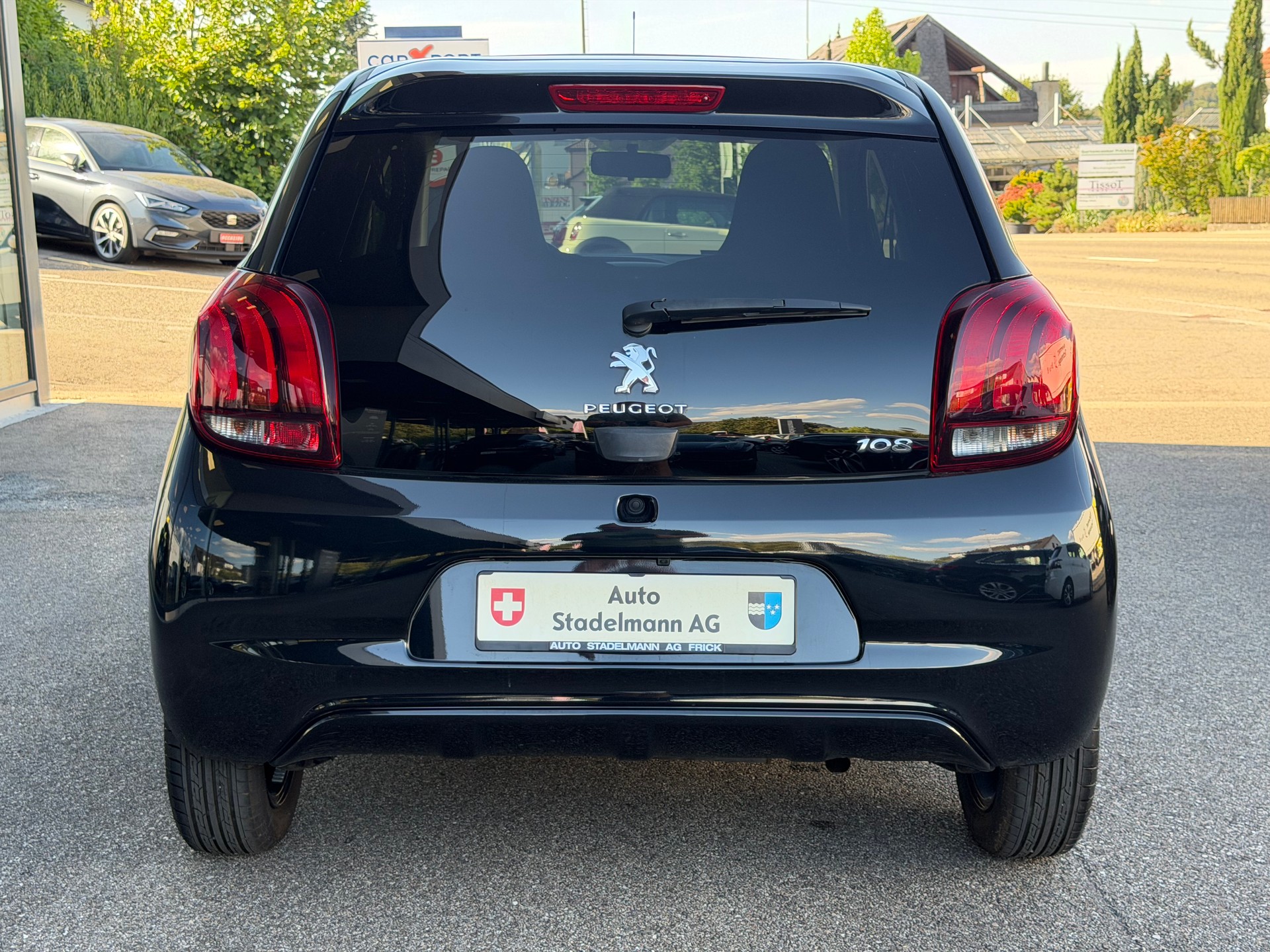 PEUGEOT 108 1.2 VTi Allure Top-image-4