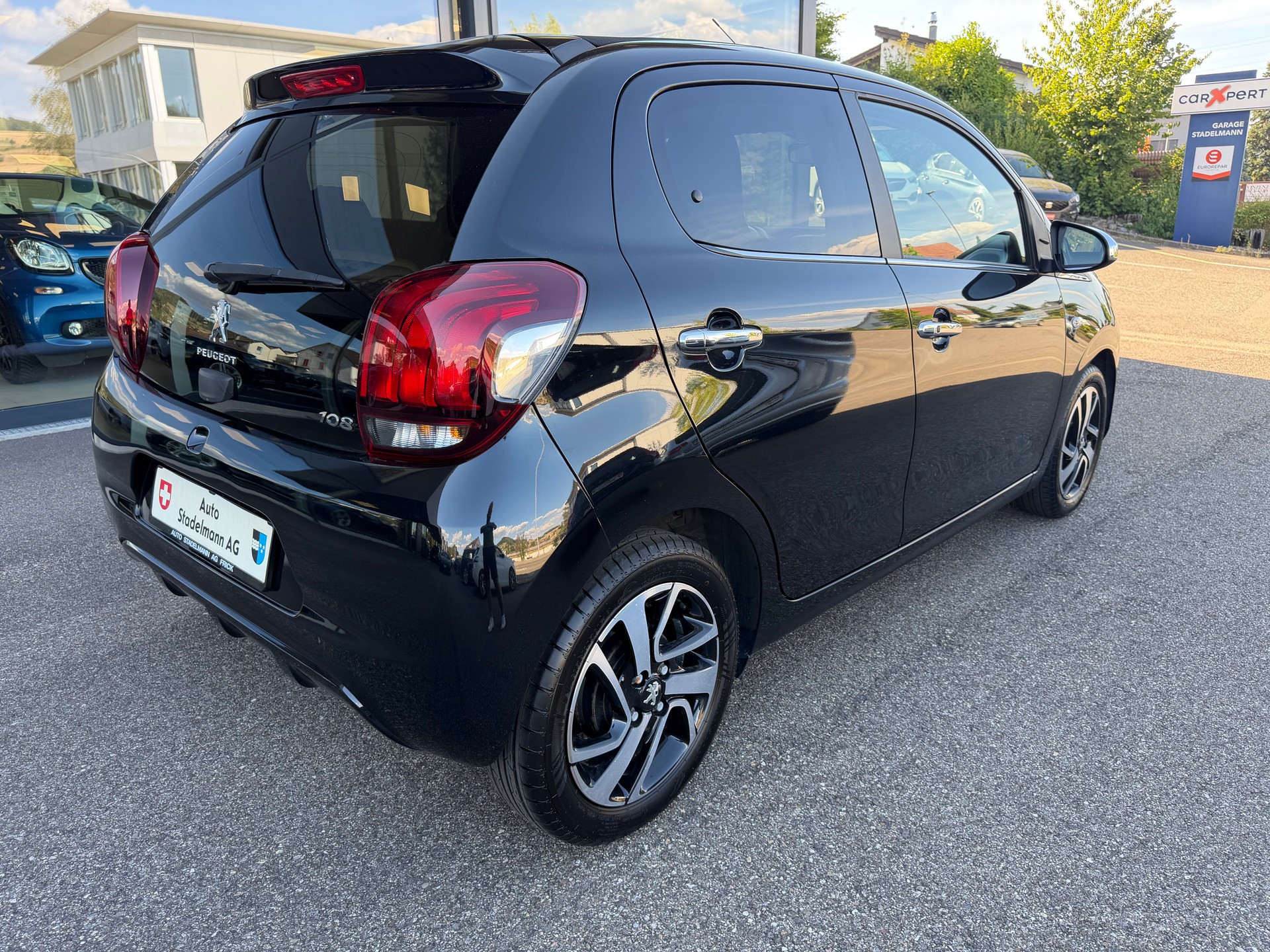PEUGEOT 108 1.2 VTi Allure Top-image-3