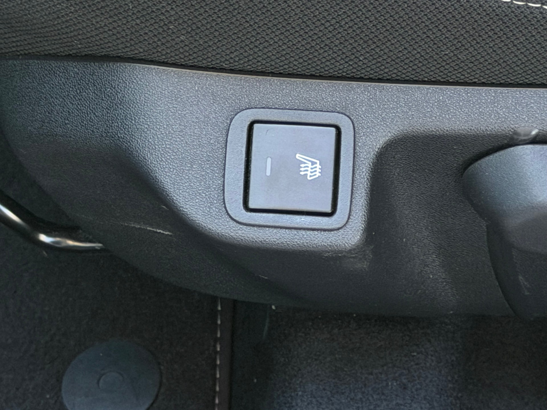 PEUGEOT 108 1.2 VTi Allure Top-image-12
