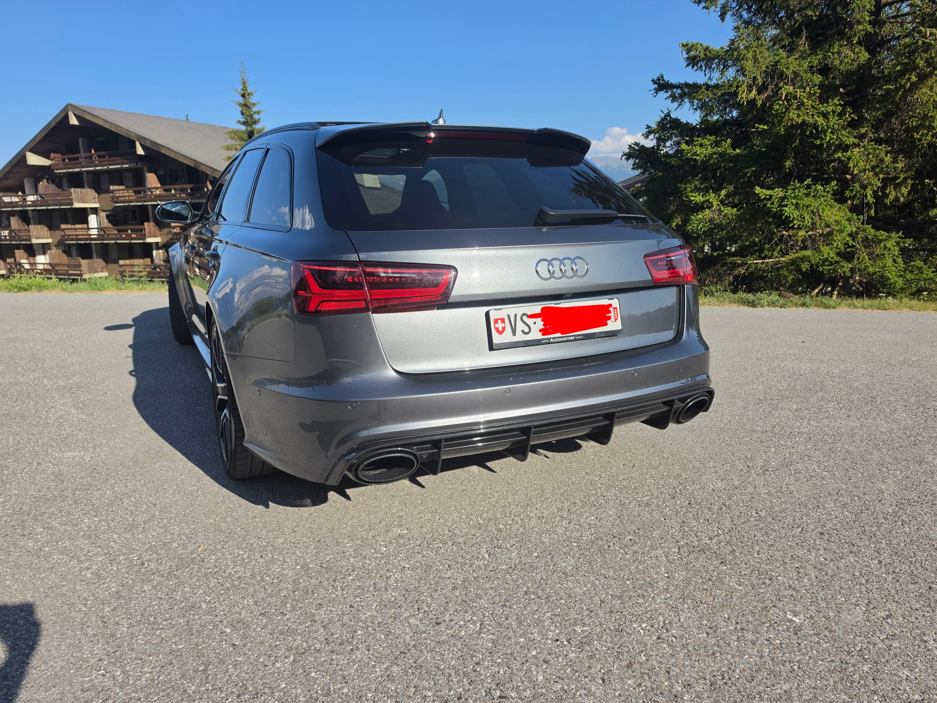 AUDI 4.0 V8 TFSI perform. qu. T-Tr.-image-2