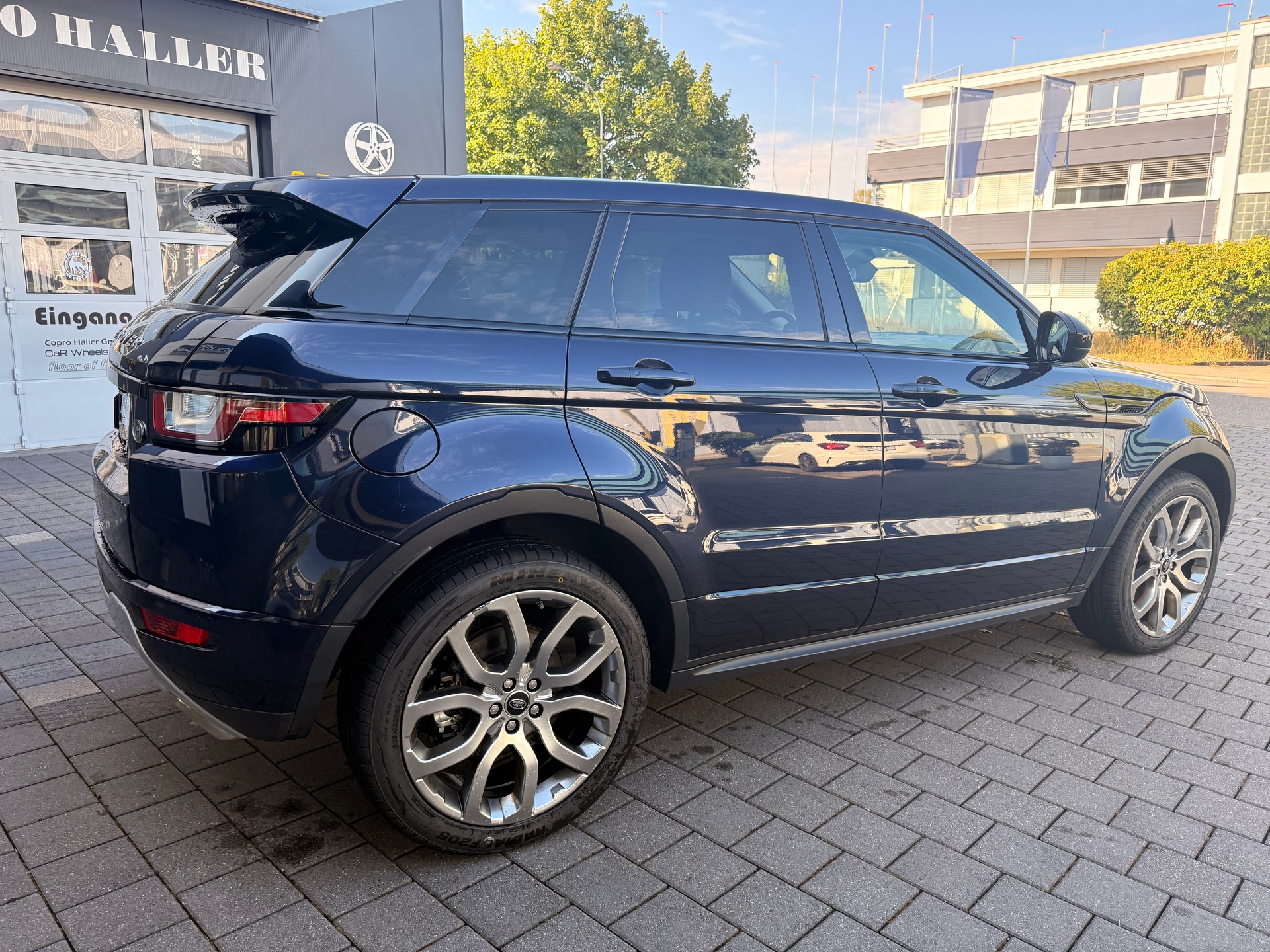 LAND ROVER Range Rover Evoque 2.0 TD4 SE Dynamic AT9-image-7