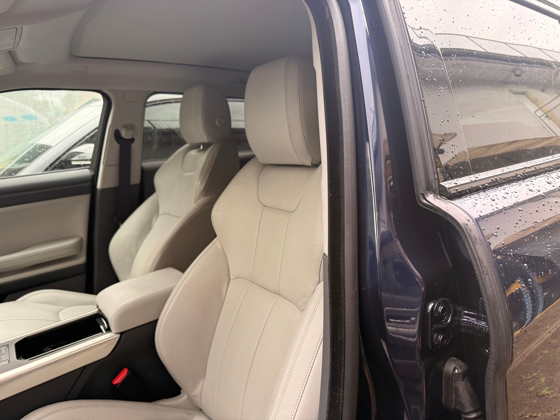 LAND ROVER Range Rover Evoque 2.0 TD4 SE Dynamic AT9-image-11