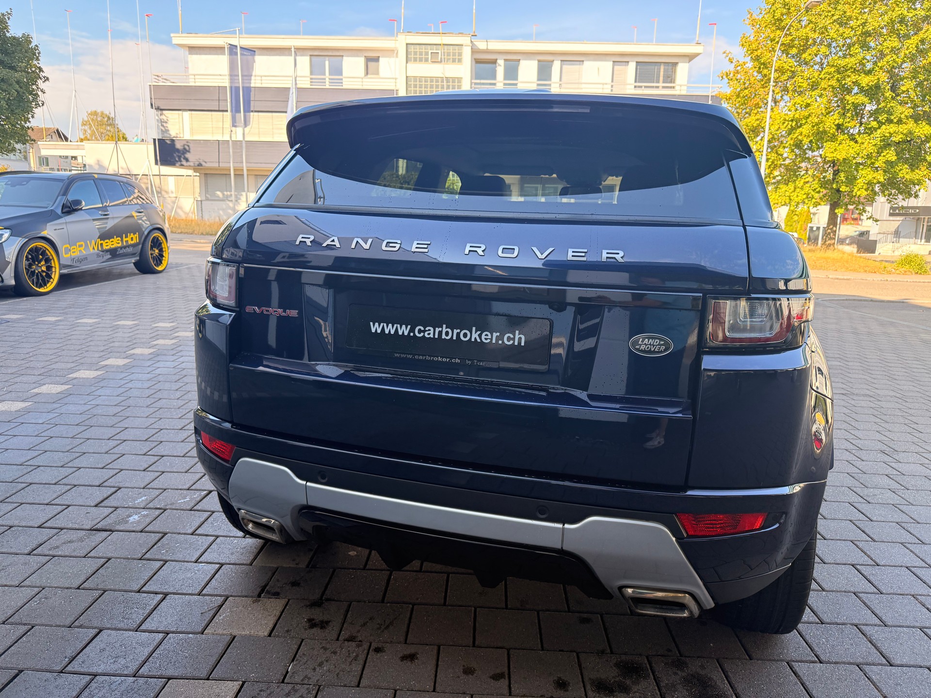 LAND ROVER Range Rover Evoque 2.0 TD4 SE Dynamic AT9-image-8