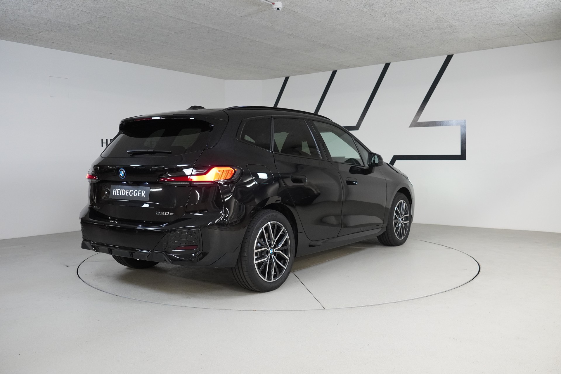 BMW 230e xDrive Active Tourer M Sport-image-6