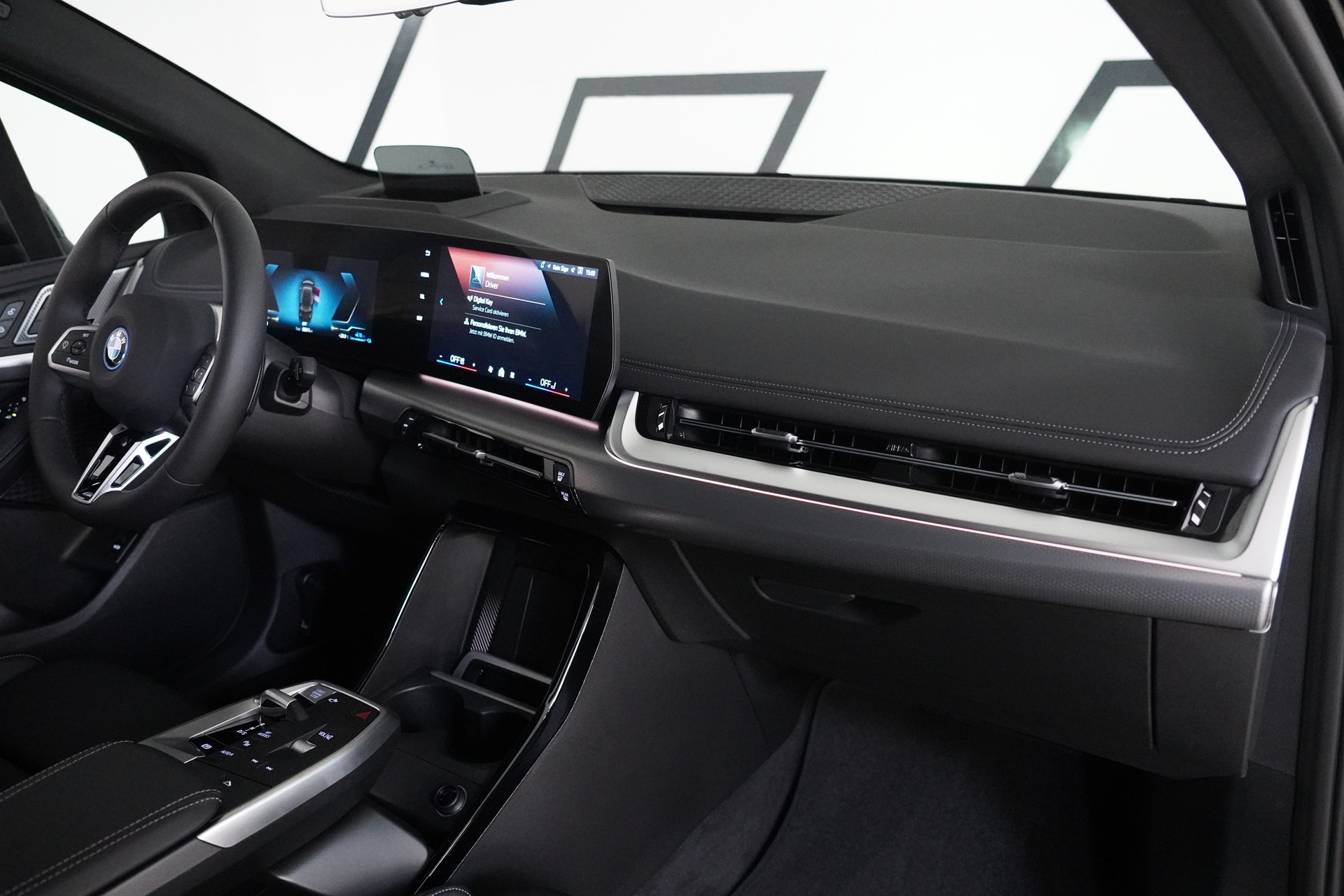 BMW 230e xDrive Active Tourer M Sport-image-16
