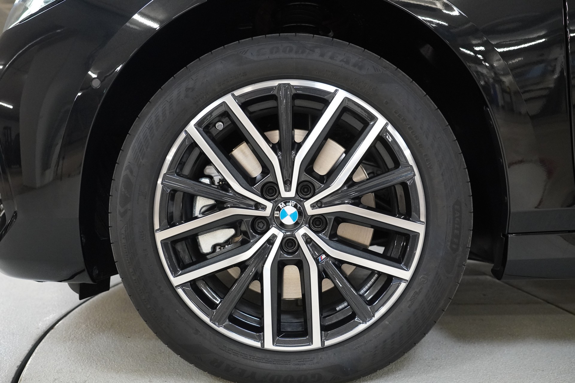 BMW 230e xDrive Active Tourer M Sport-image-9