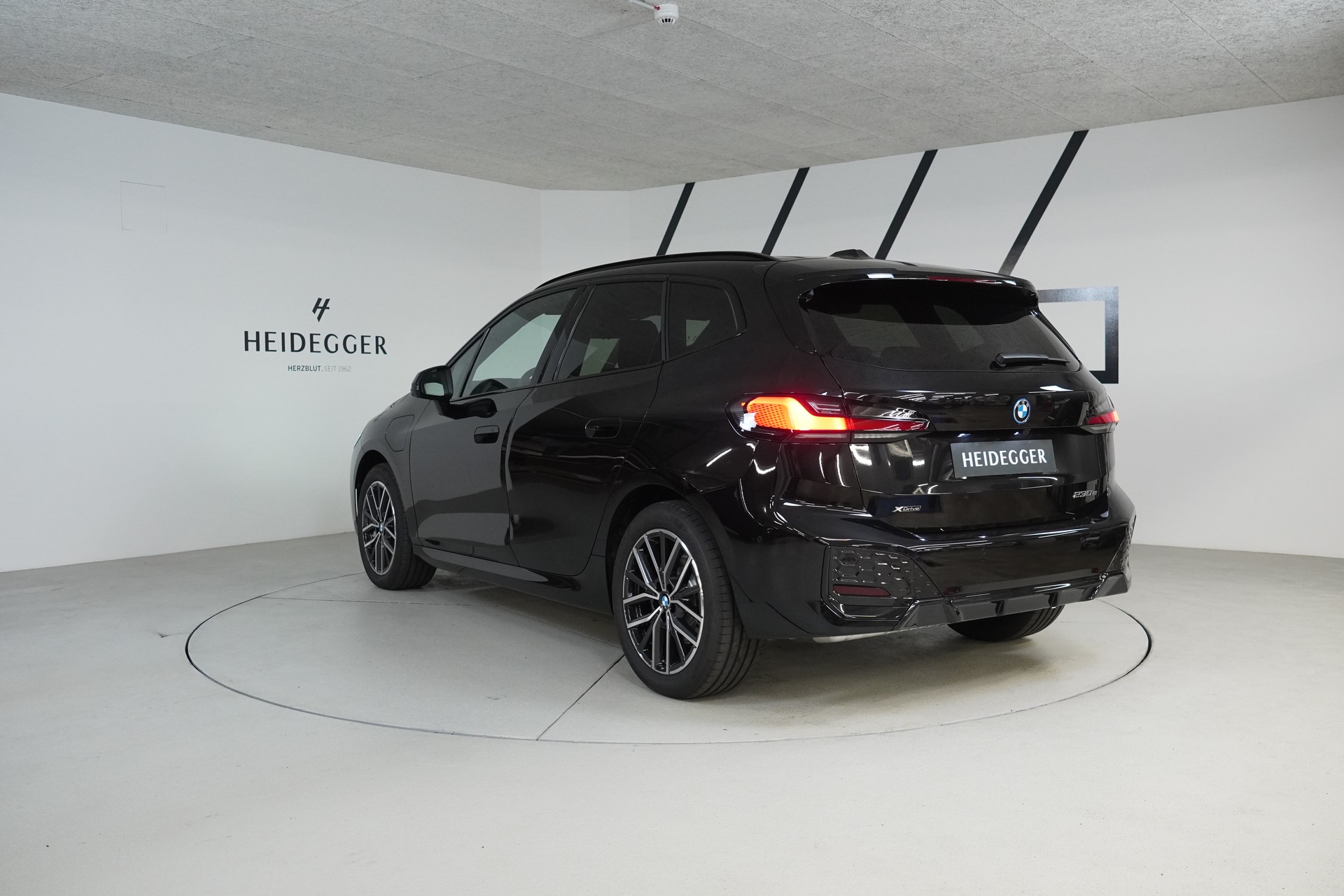 BMW 230e xDrive Active Tourer M Sport-image-4