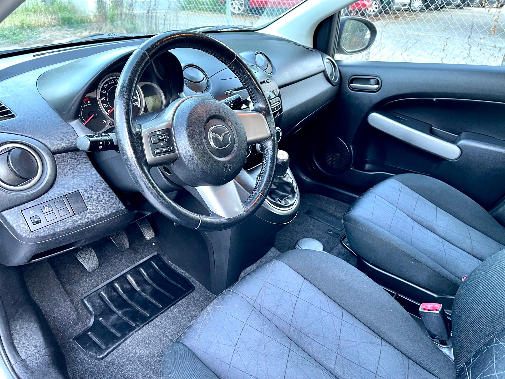 MAZDA 2 1.6 CD Exclusive-image-5