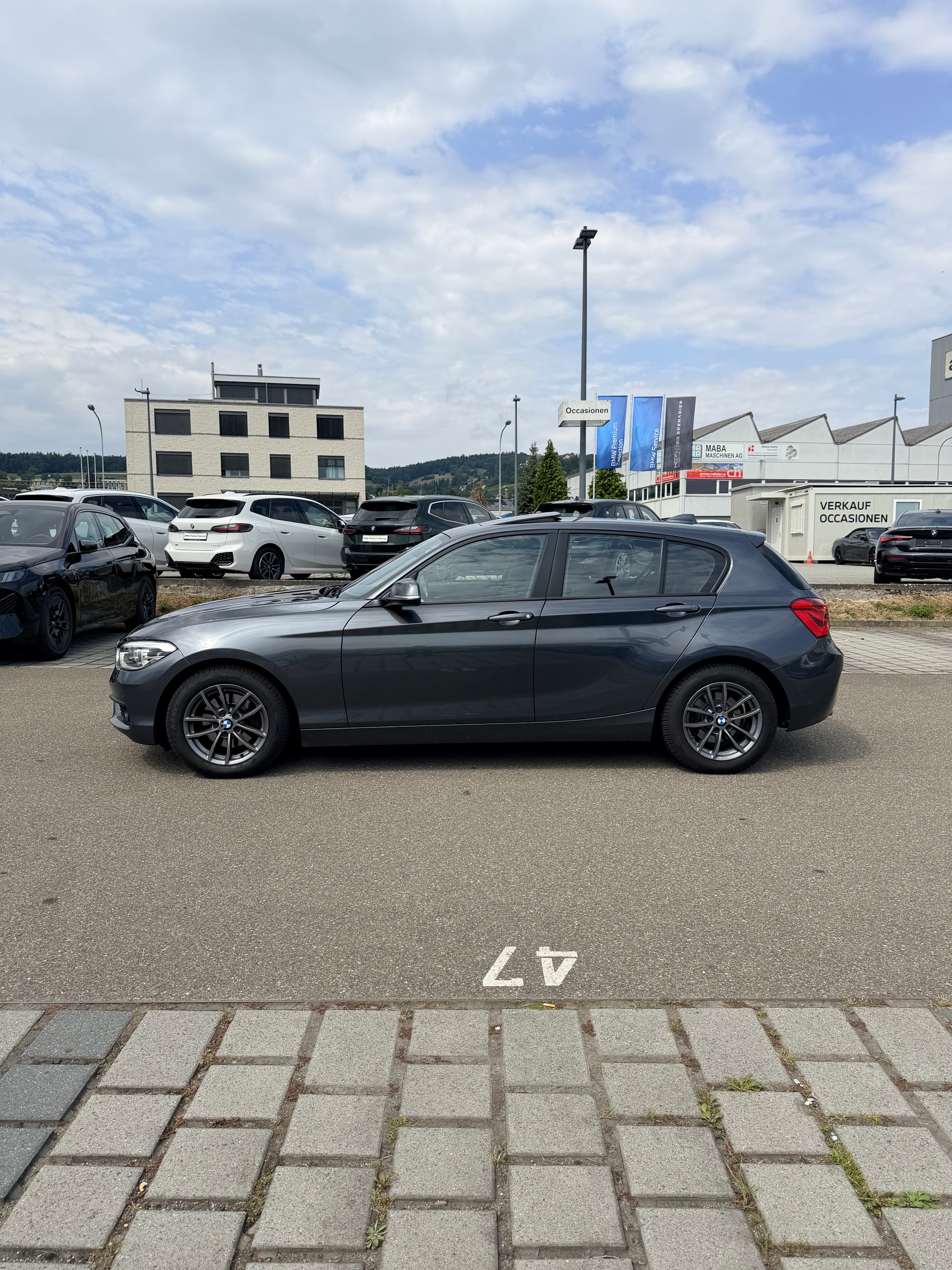 BMW 118d xDrive-image-2