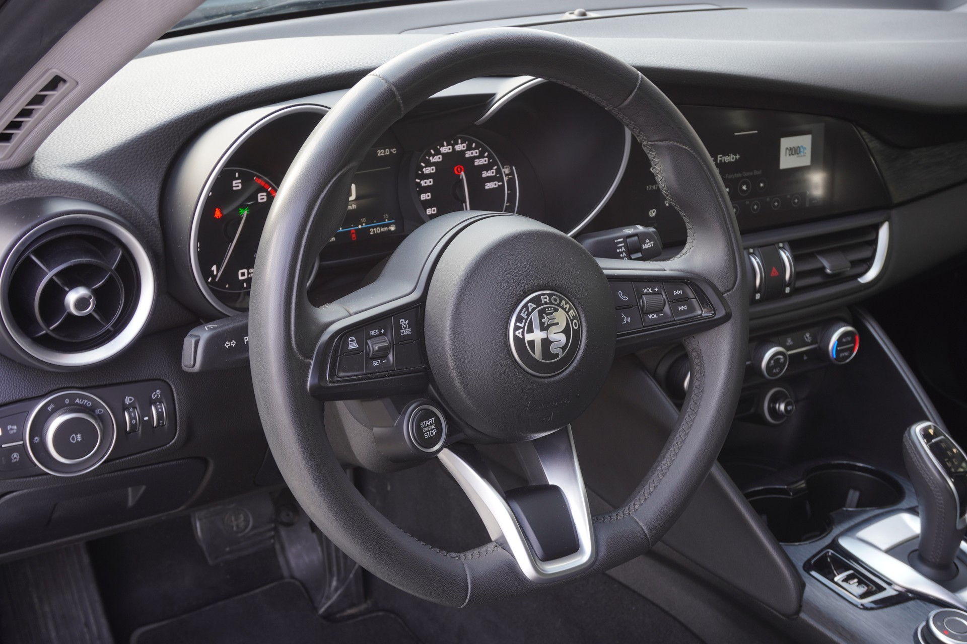ALFA ROMEO Giulia 2.0 Super Automatic-image-9