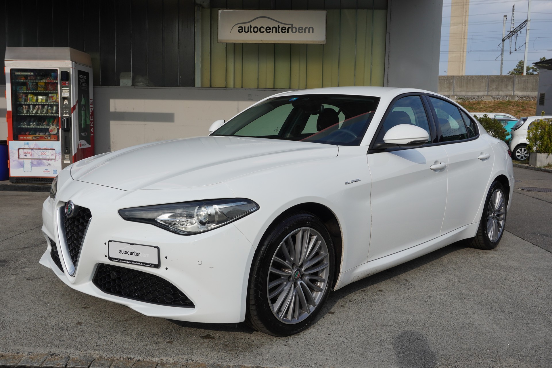 ALFA ROMEO Giulia 2.0 Super Automatic-image-1