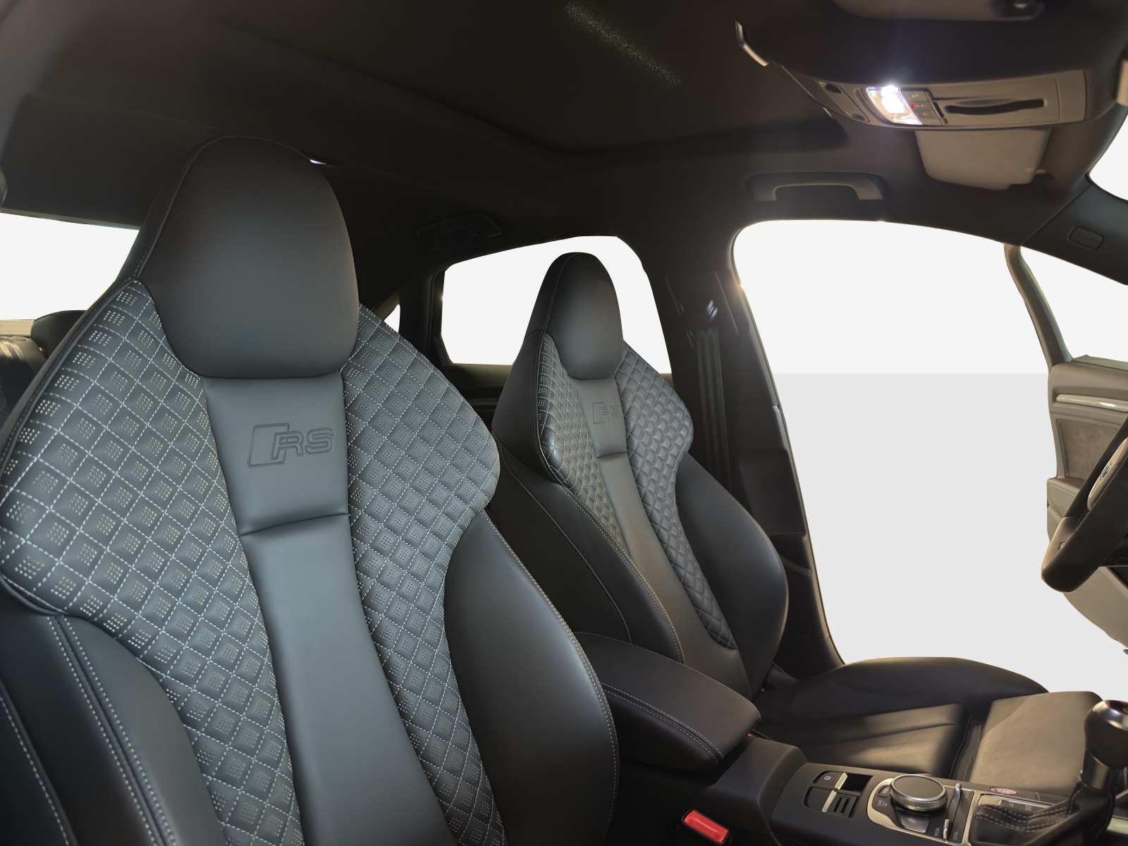 AUDI RS3 Limousine 2.5 TSI quattro S-tronic-image-15