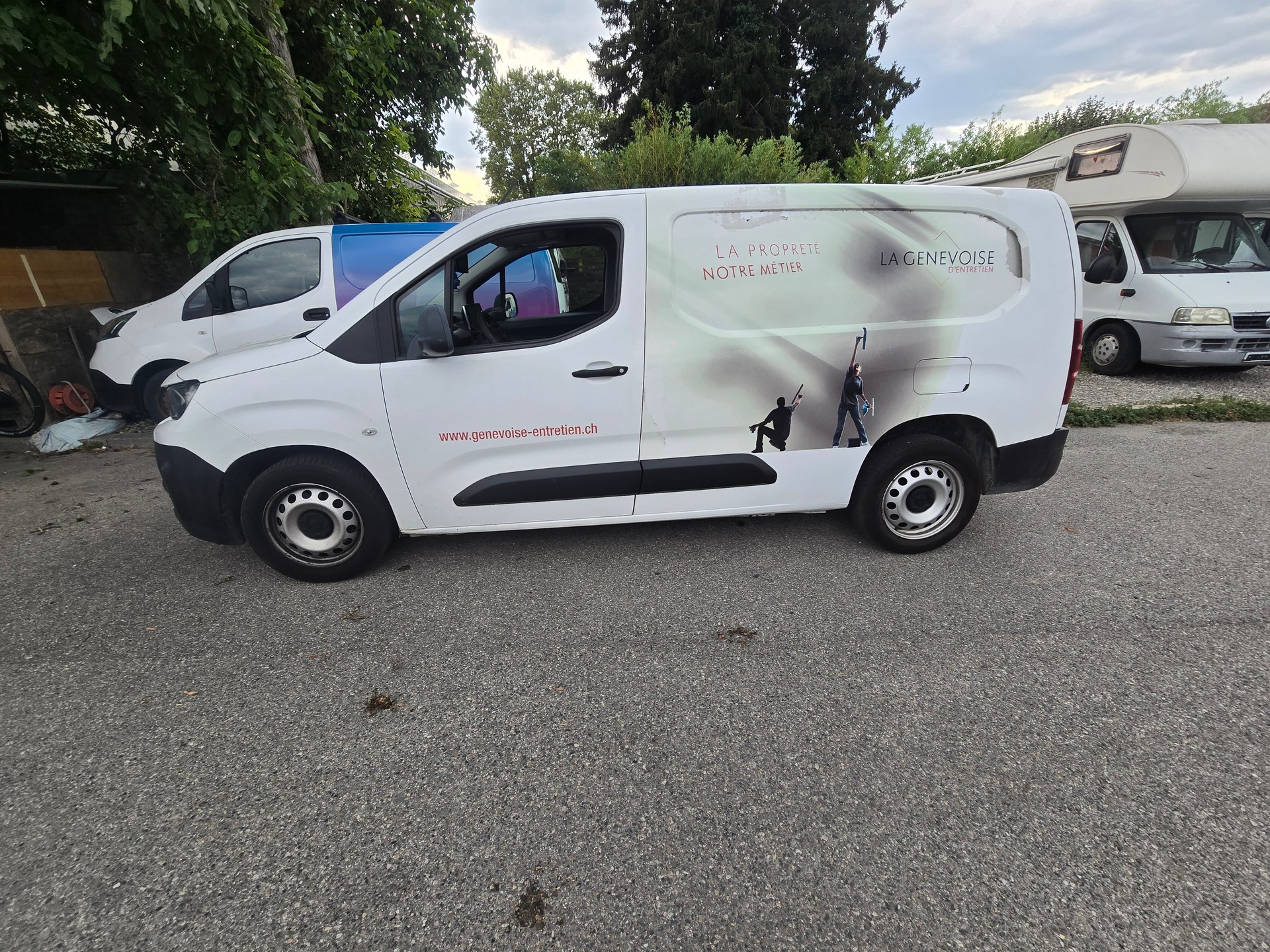 PEUGEOT Partner 1.6 Blue HDi s/s Grip Long 1000kg-image-2